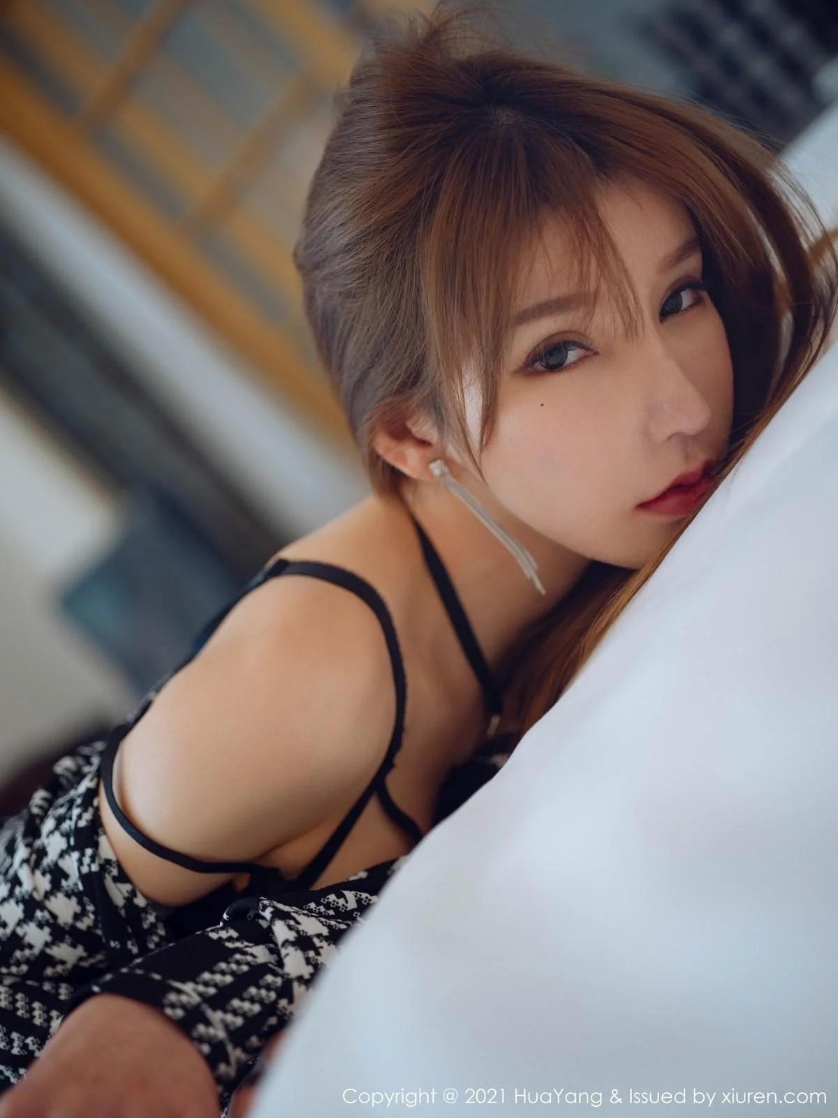 周于希Sandy厦门旅拍床上开档黑丝渔网秀翘臀绝美写真 第 74 张