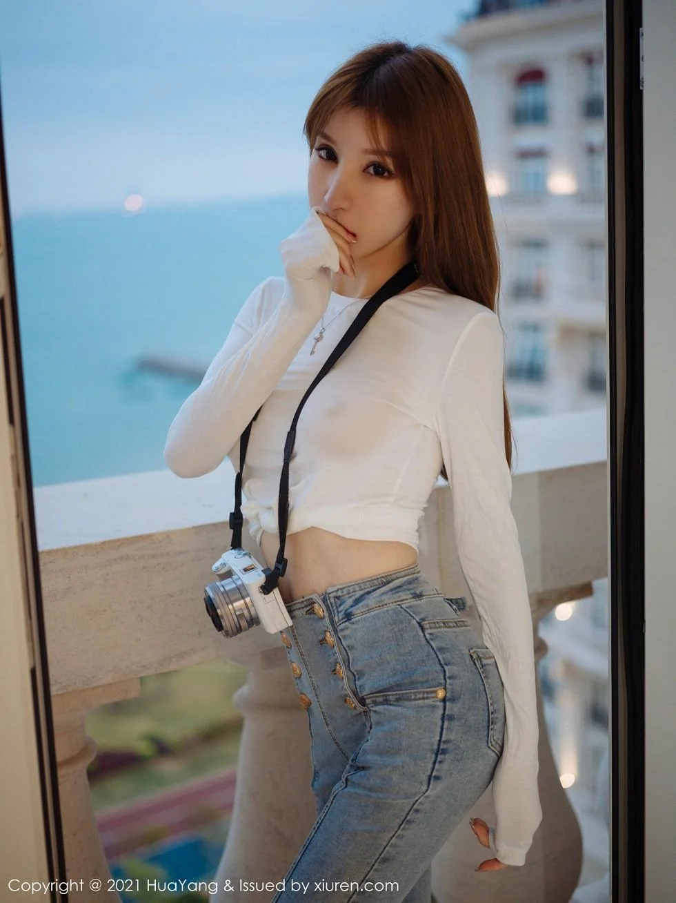 周于希Sandy厦门旅拍薄透白色T真空激凸撩人绝美写真 第 11 张