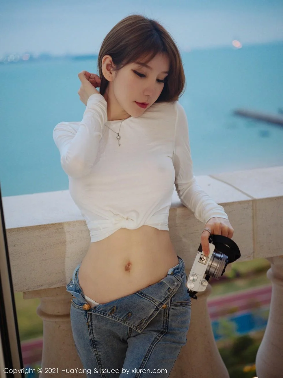 周于希Sandy厦门旅拍薄透白色T真空激凸撩人绝美写真 第 20 张