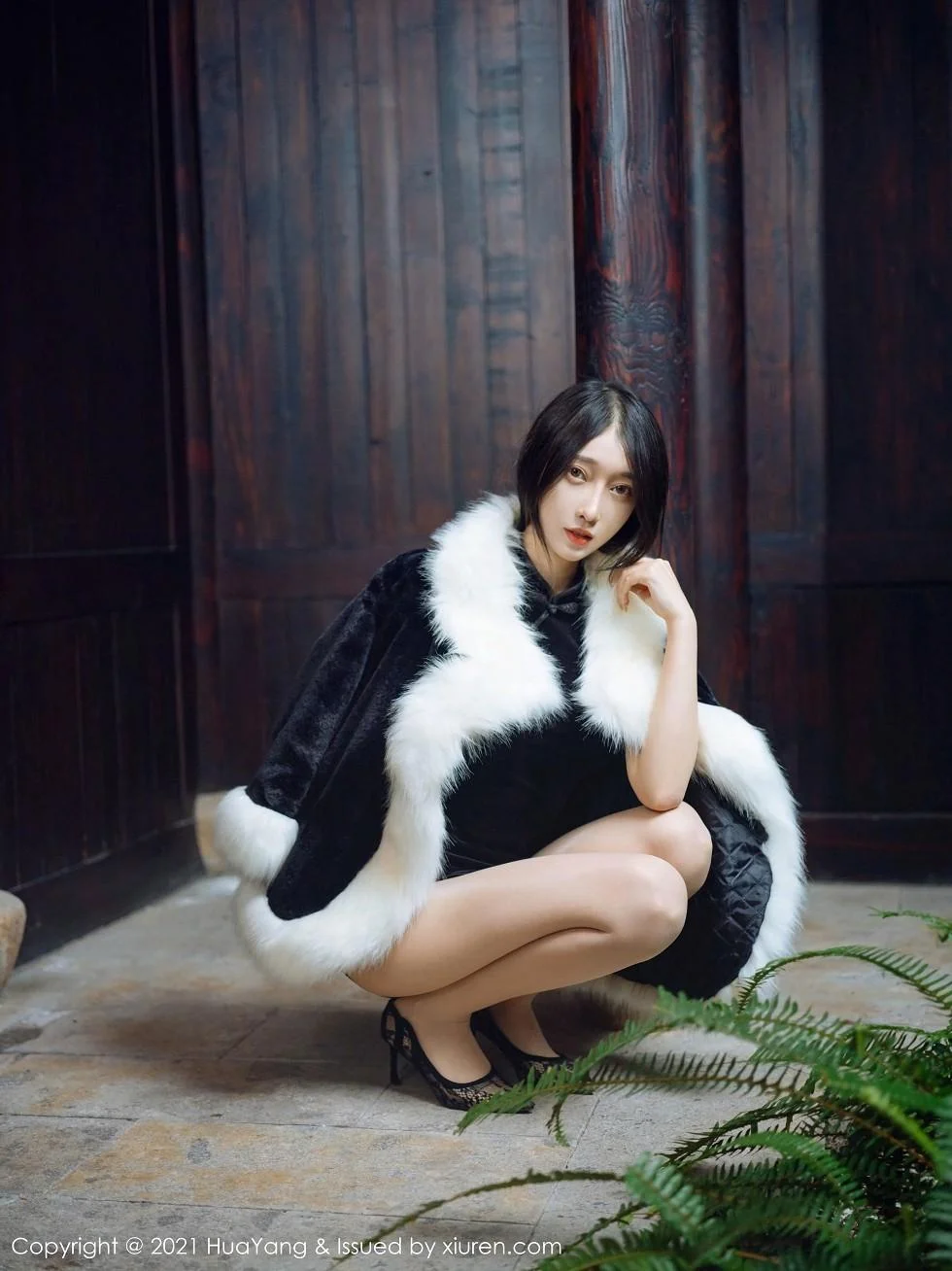 玥儿玥er杭州旅拍古韵典雅旗袍配肉丝裤袜绝美写真 第 2 张