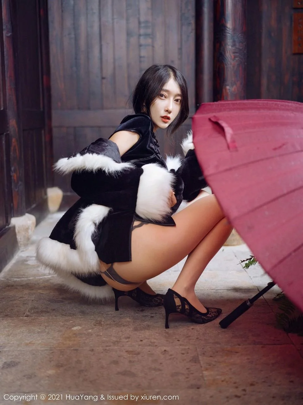 玥儿玥er杭州旅拍古韵典雅旗袍配肉丝裤袜绝美写真 第 56 张