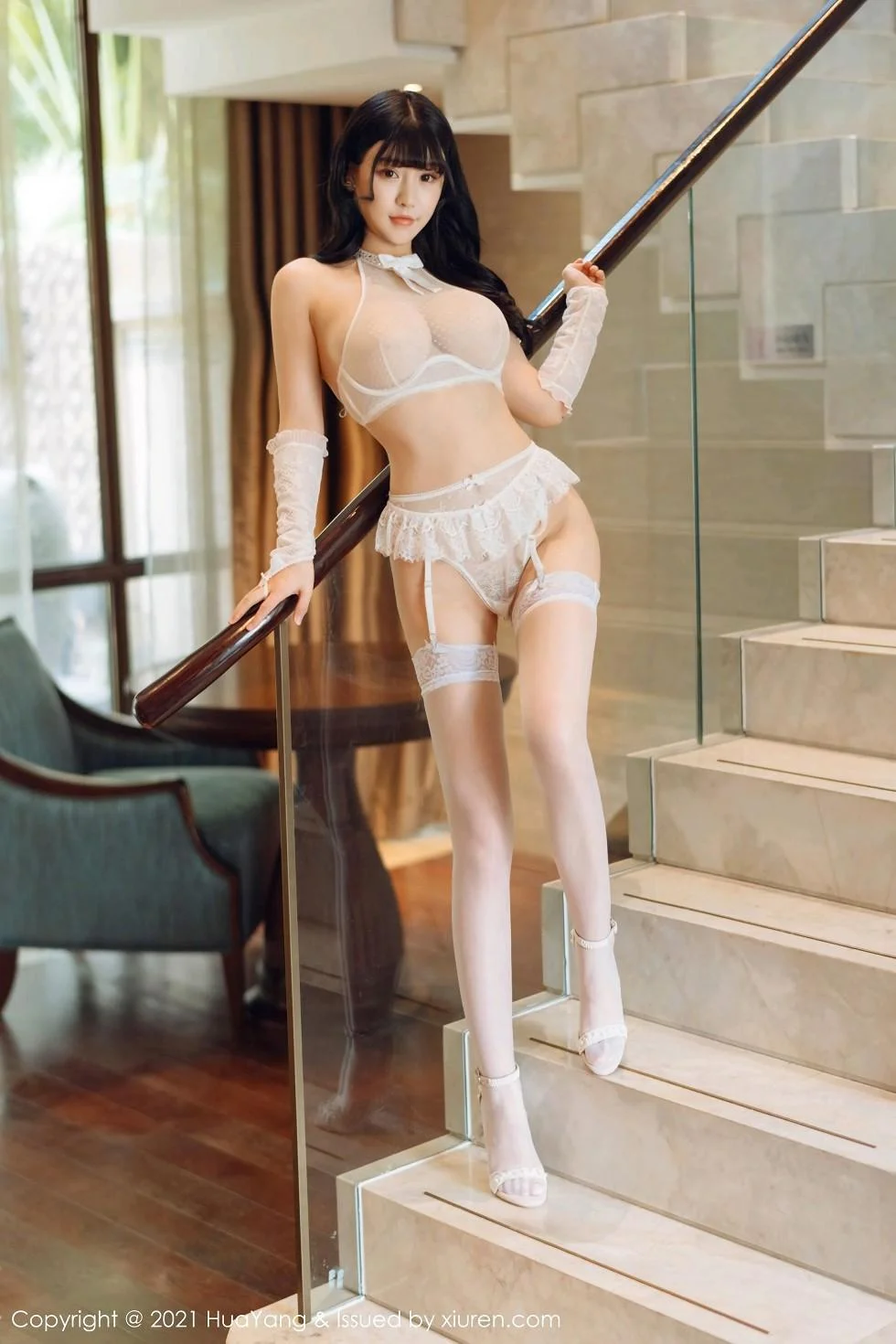 朱可儿西双版纳旅拍白色镂空薄透内衣秀火辣身材绝美写真 第 13 张