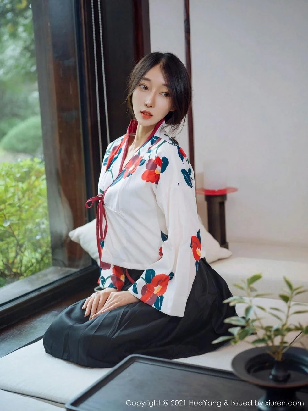玥儿玥er杭州旅拍古典和服下超薄肉丝裤袜秀翘臀绝美写真 第 2 张