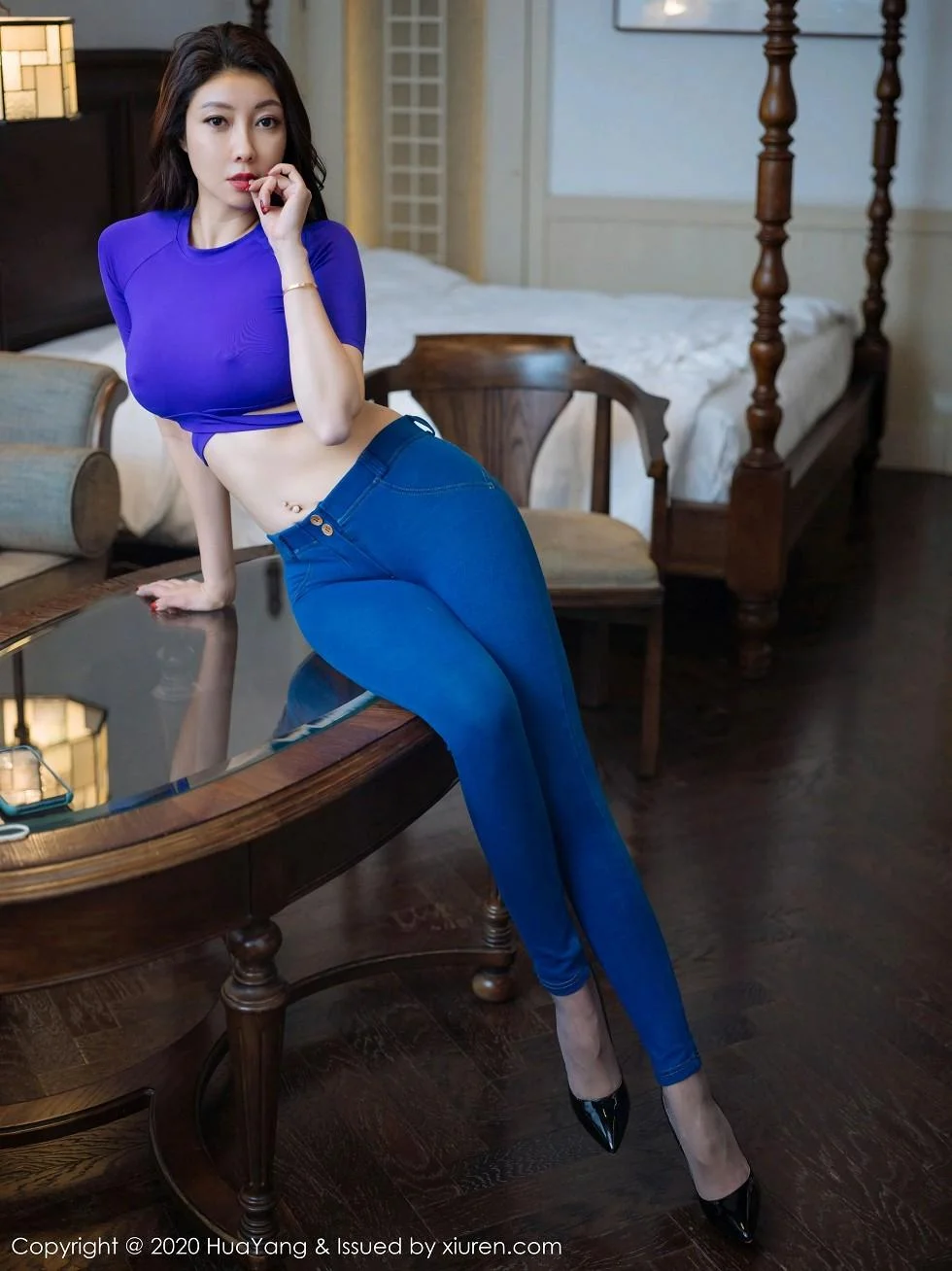 果儿Victoria杭州旅拍半脱牛仔裤露黑丝裤袜绝美写真 第 16 张