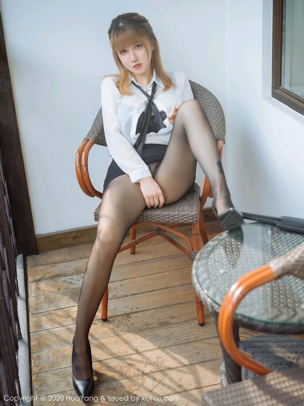 周大萌杭州旅拍职场秘书0L主题超薄黑丝裤袜迷人绝美写真 第 24 张