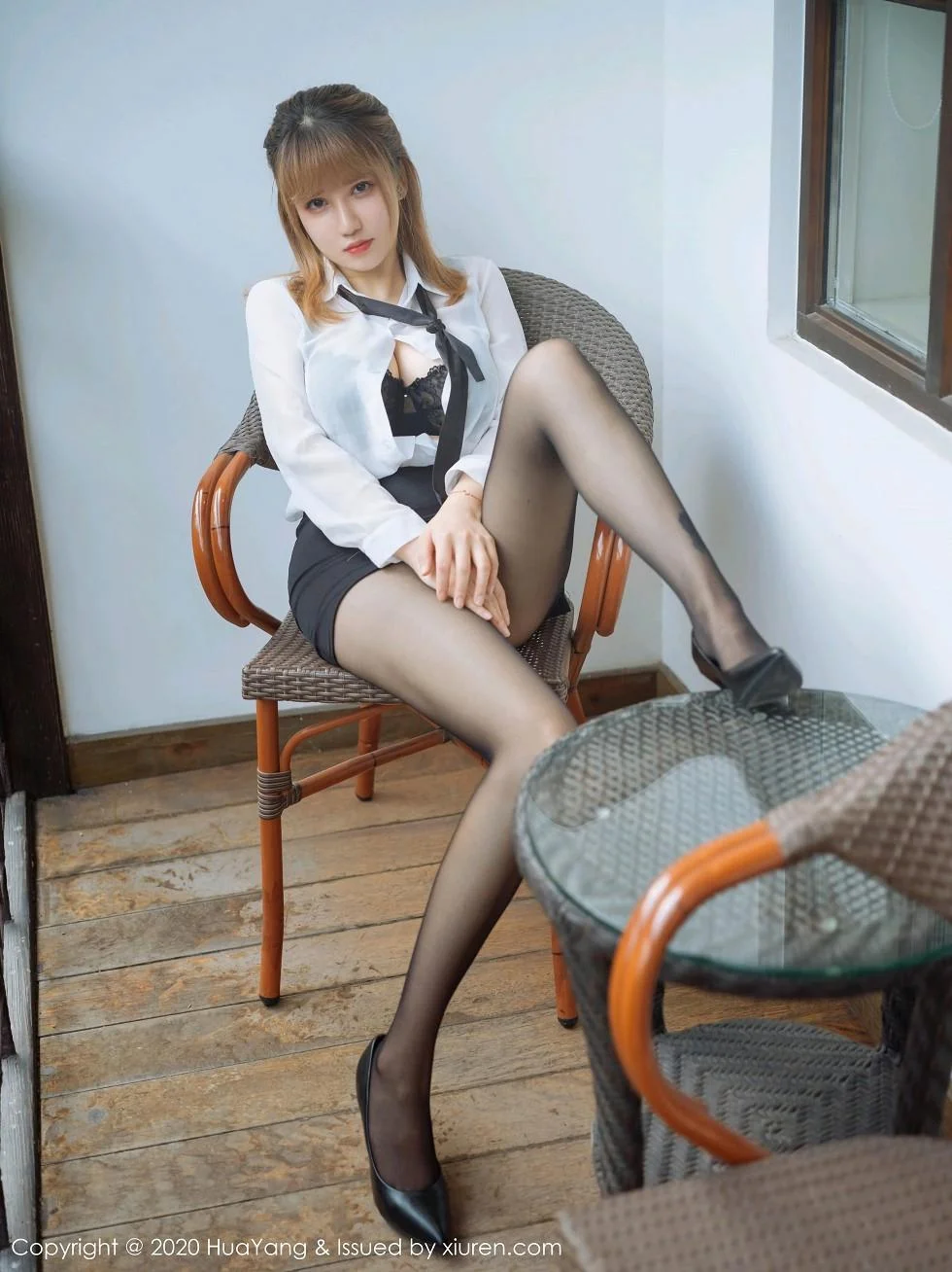周大萌杭州旅拍职场秘书0L主题超薄黑丝裤袜迷人绝美写真 第 32 张