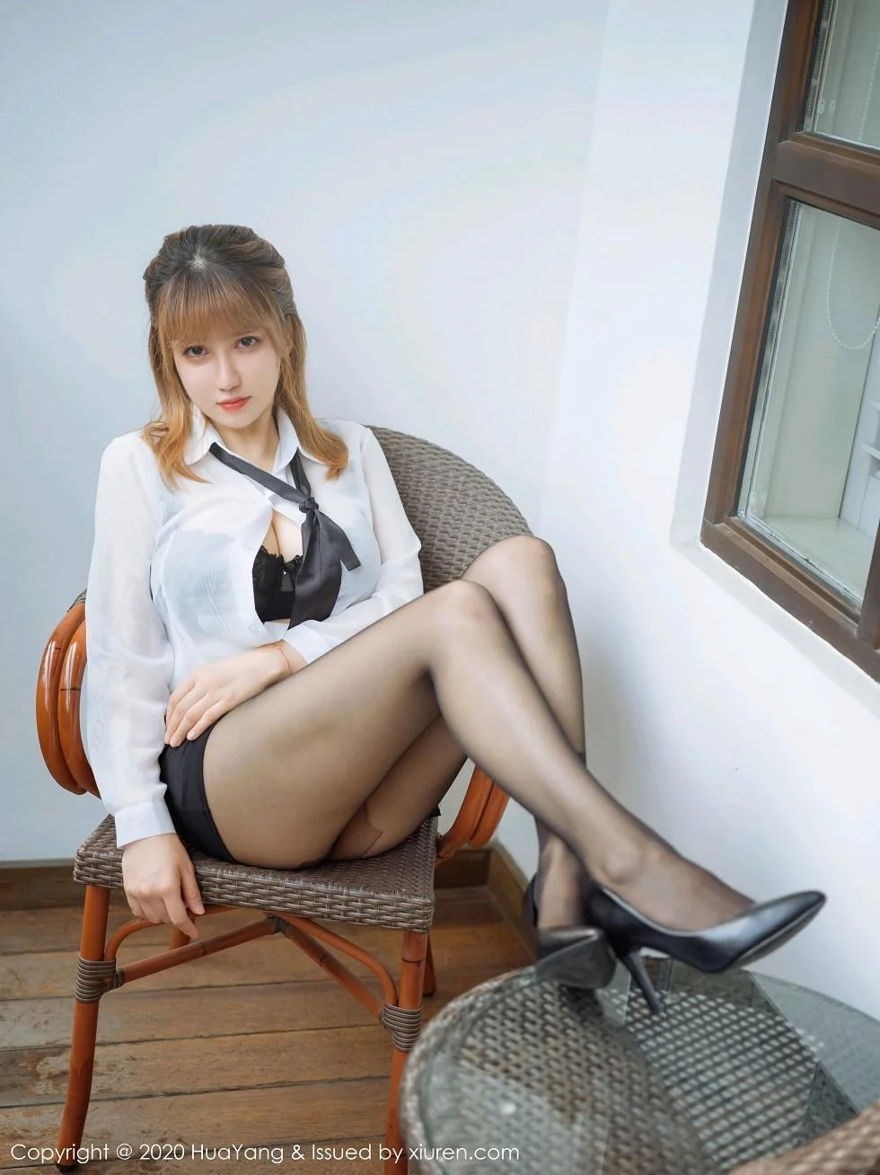 周大萌杭州旅拍职场秘书0L主题超薄黑丝裤袜迷人绝美写真 第 38 张