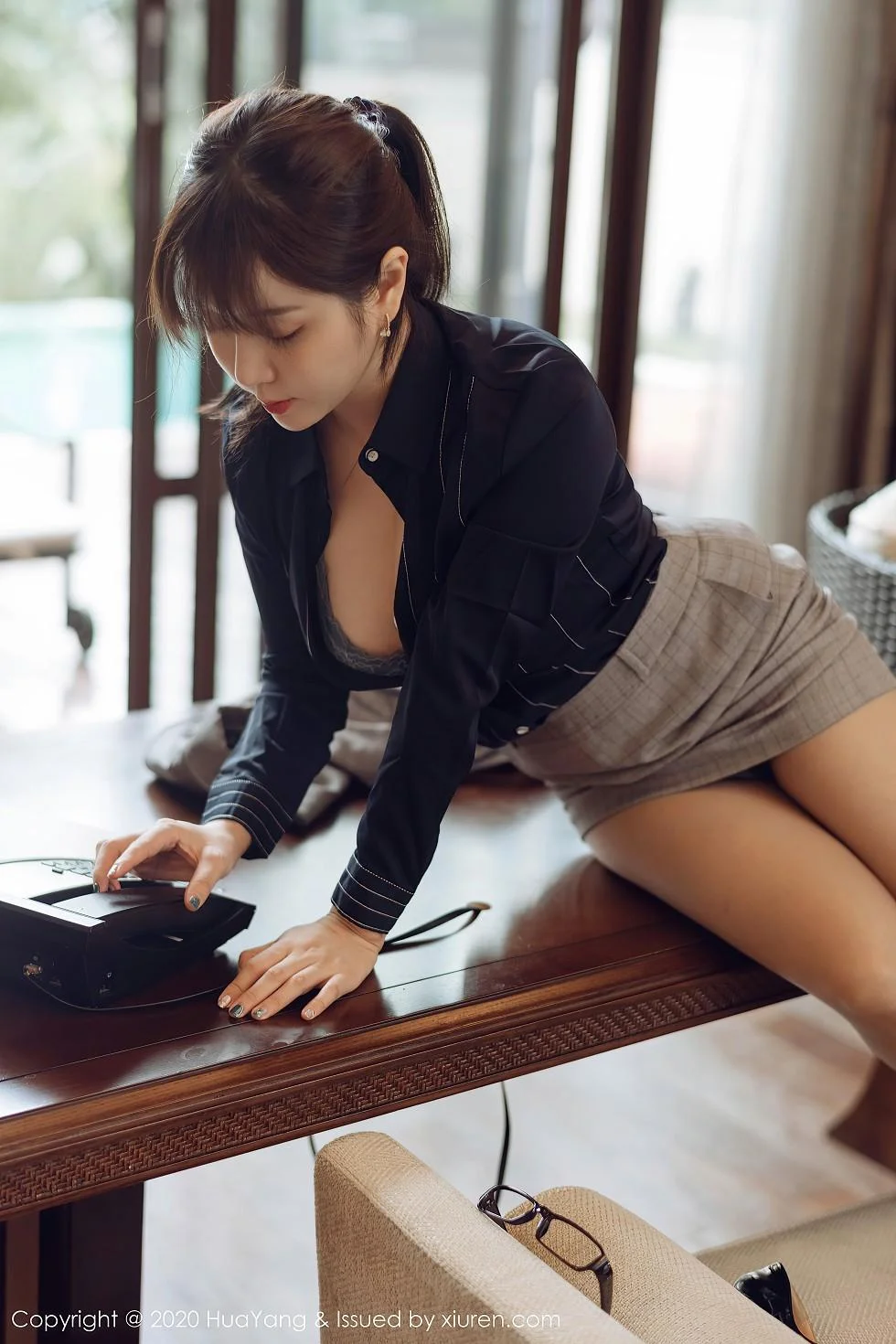 王雨纯西双版纳旅拍性感职场制服系列完美绝美写真 第 137 张