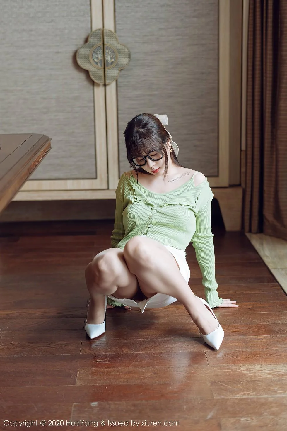 王雨纯西双版纳旅拍性感职场制服系列完美绝美写真 第 43 张