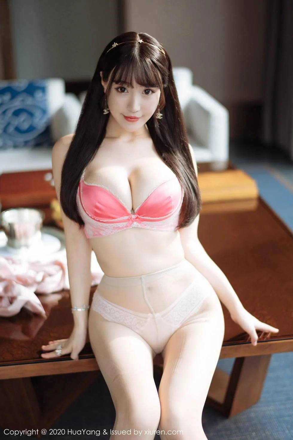 朱可儿Flower三亚旅拍私房粉色深V礼裙秀豪乳绝美写真 第 79 张