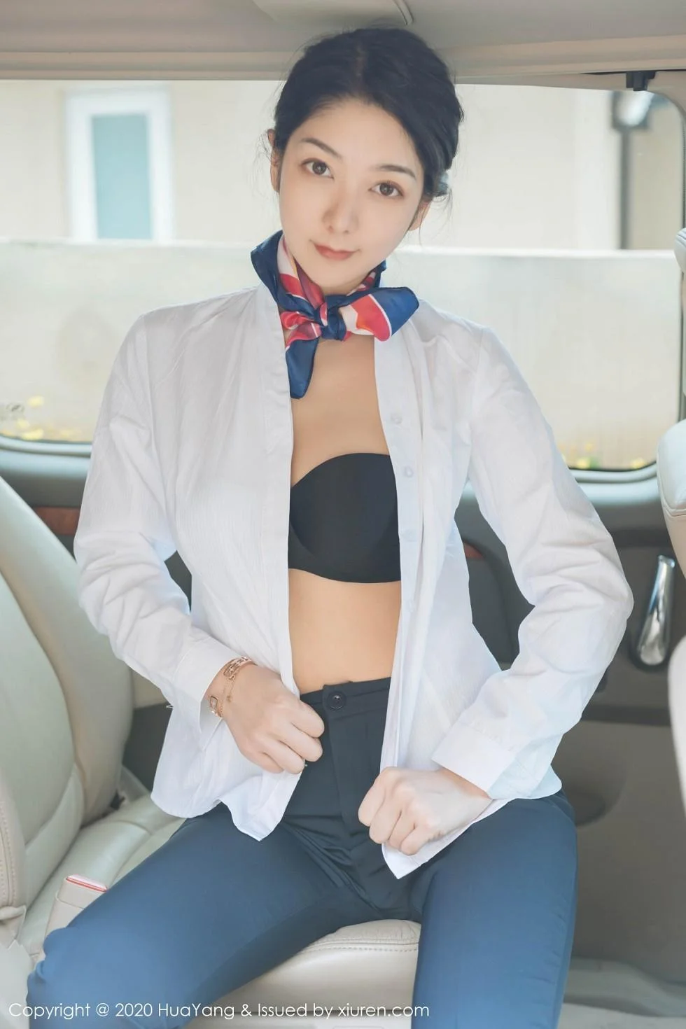 Angela小热巴云南旅拍职业装车拍开档肉丝裤袜绝美写真 第 74 张