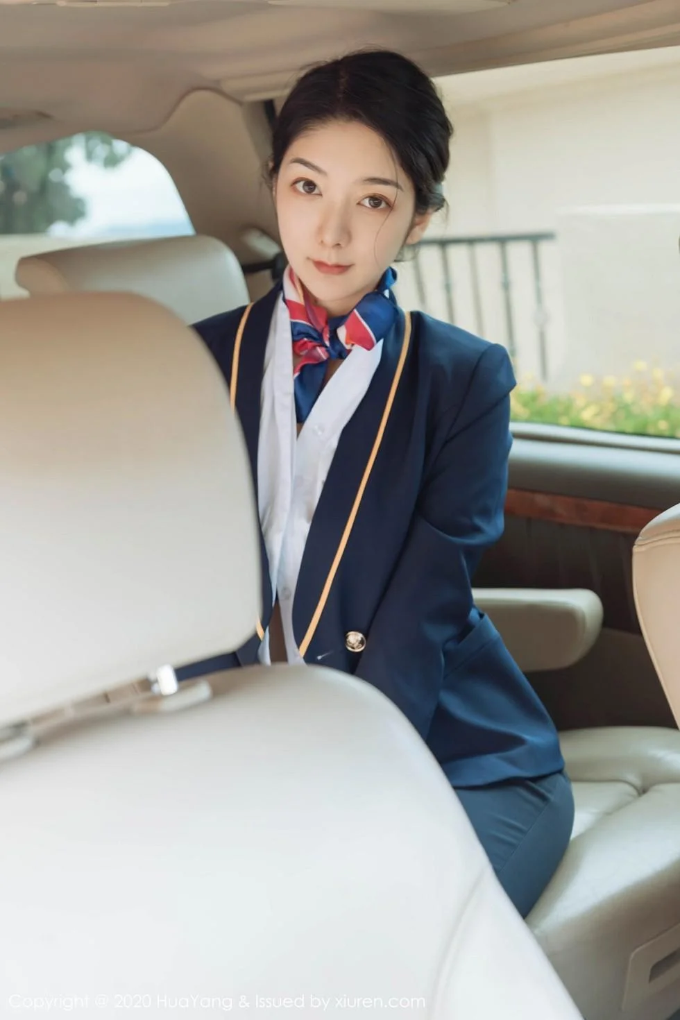 Angela小热巴云南旅拍职业装车拍开档肉丝裤袜绝美写真 第 78 张