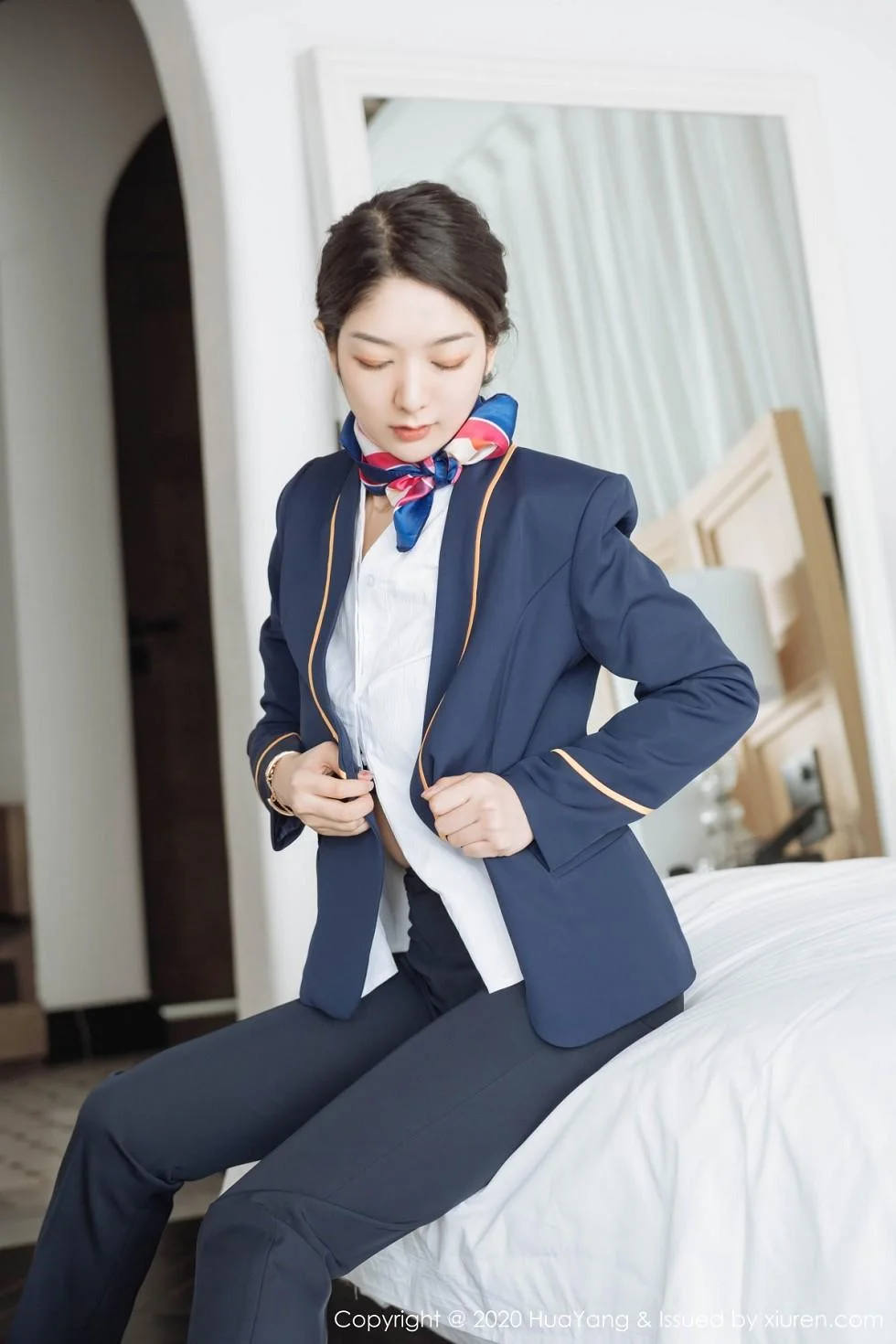 Angela小热巴云南旅拍职业装车拍开档肉丝裤袜绝美写真 第 80 张