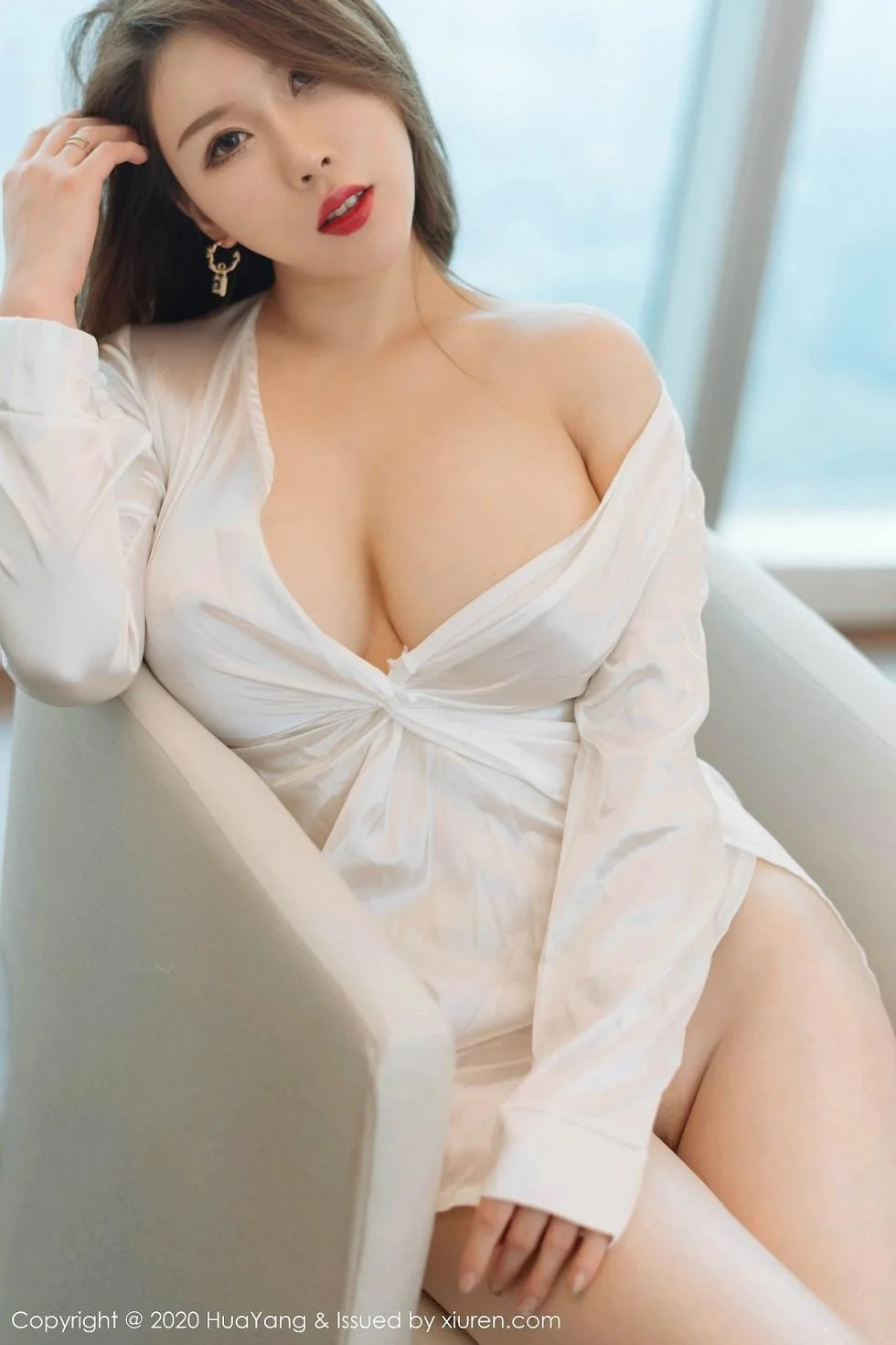 Egg-尤妮丝银色丝质睡衣真空露豪乳无内肉丝绝美写真 第 91 张