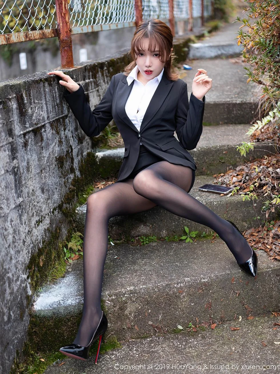 黄乐然私房连体渔网秀傲人美乳血滴子遮点极致绝美写真 第 50 张