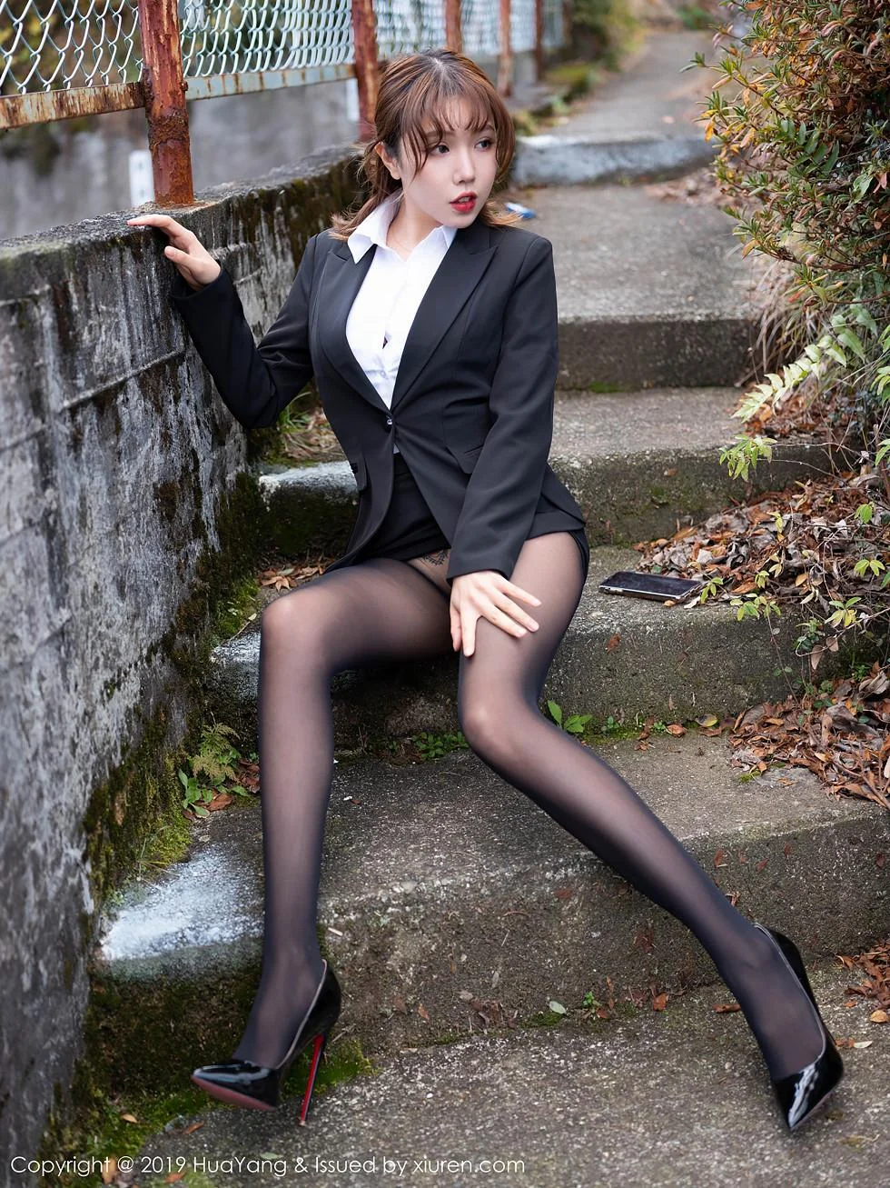 黄乐然私房连体渔网秀傲人美乳血滴子遮点极致绝美写真 第 54 张