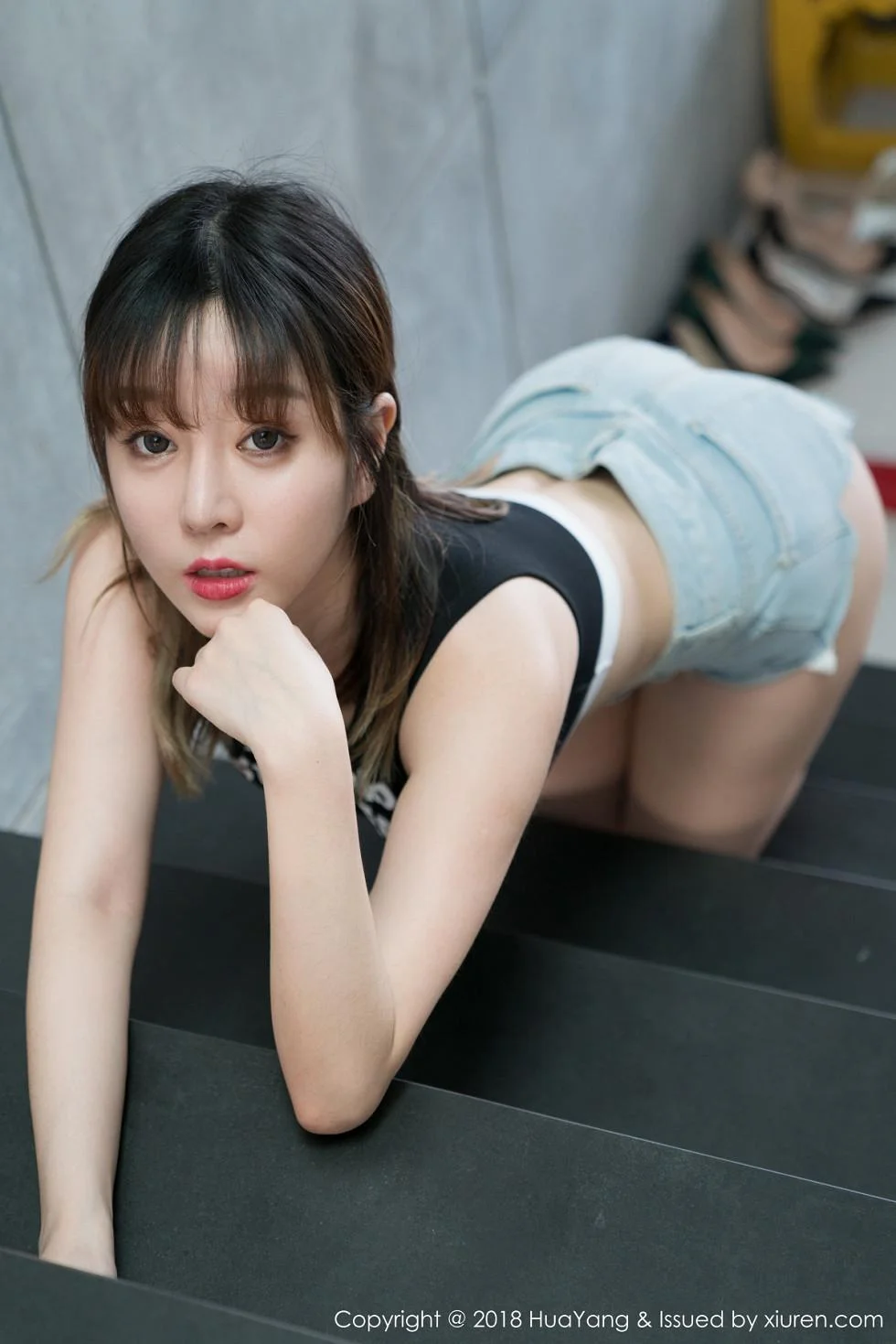 王雨纯普吉岛外拍撩衣露豪乳胶带遮点极致绝美写真 第 55 张