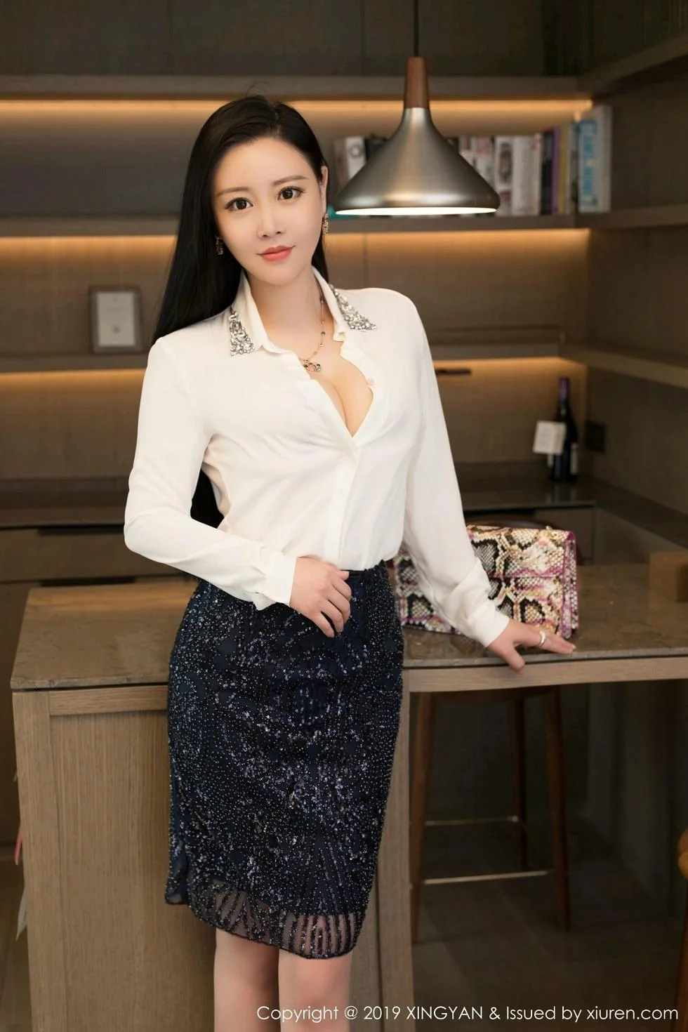 王婉悠Queen私房吊带黑丝袜配血滴子惹火绝美写真 第 12 张