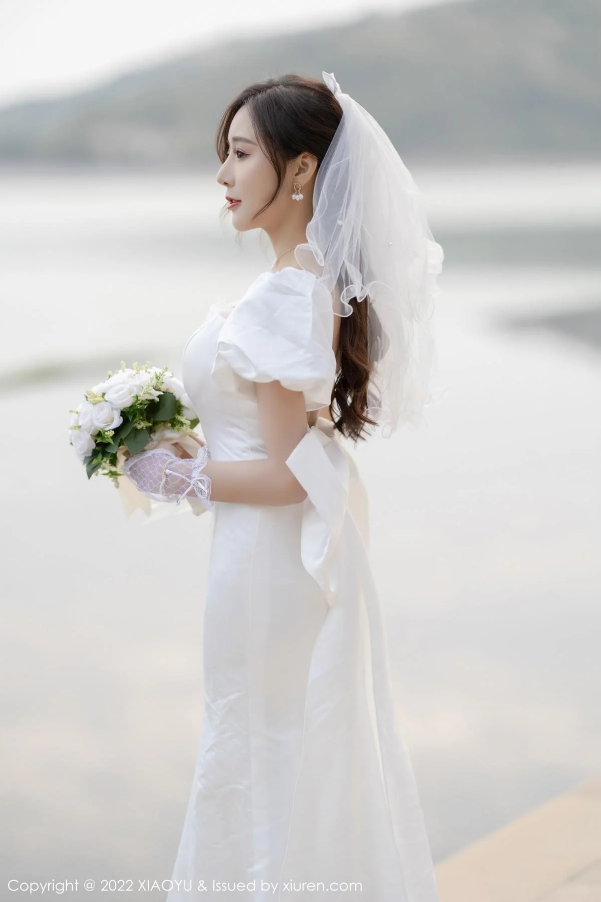 王馨瑶yanni惠州旅拍脱白婚纱礼裙露白色蕾丝内衣绝美写真 第 34 张