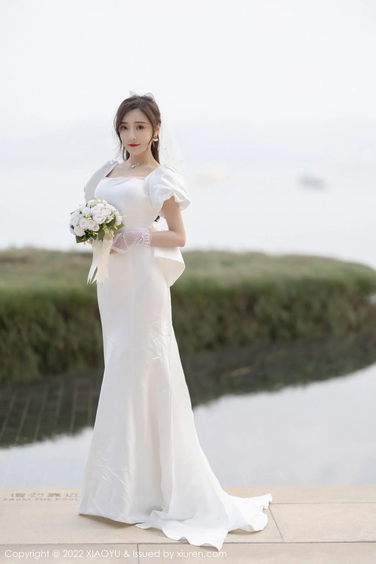 王馨瑶yanni惠州旅拍脱白婚纱礼裙露白色蕾丝内衣绝美写真 第 38 张