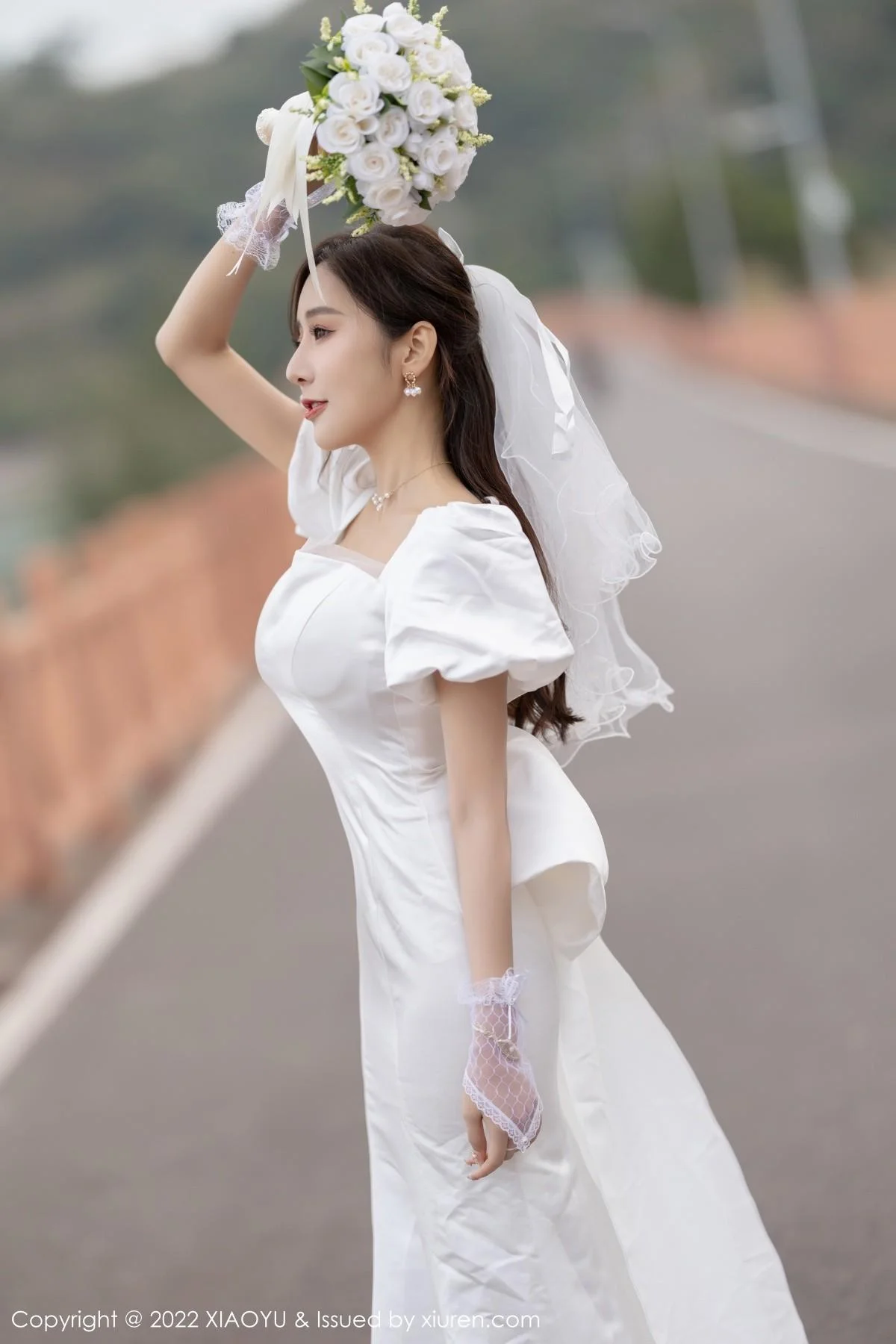 王馨瑶yanni惠州旅拍脱白婚纱礼裙露白色蕾丝内衣绝美写真 第 83 张