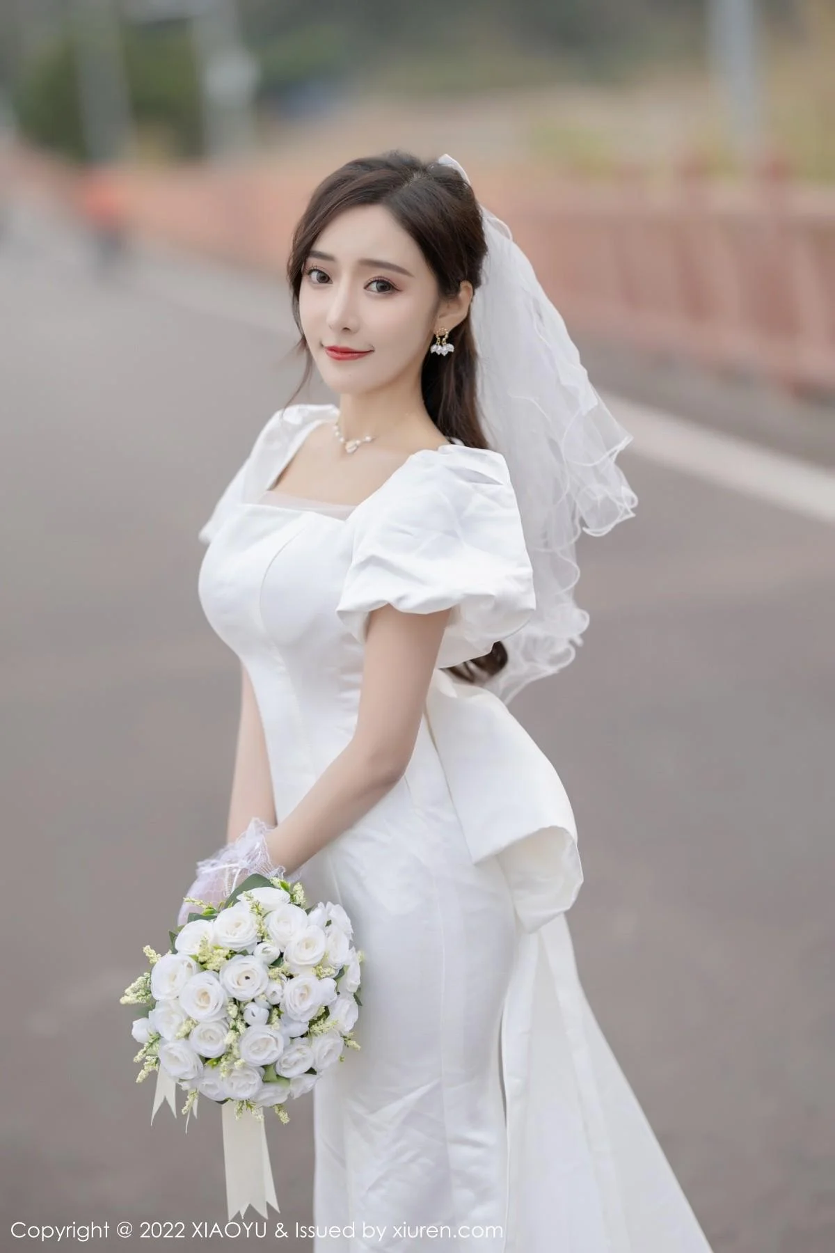 王馨瑶yanni惠州旅拍脱白婚纱礼裙露白色蕾丝内衣绝美写真 第 90 张