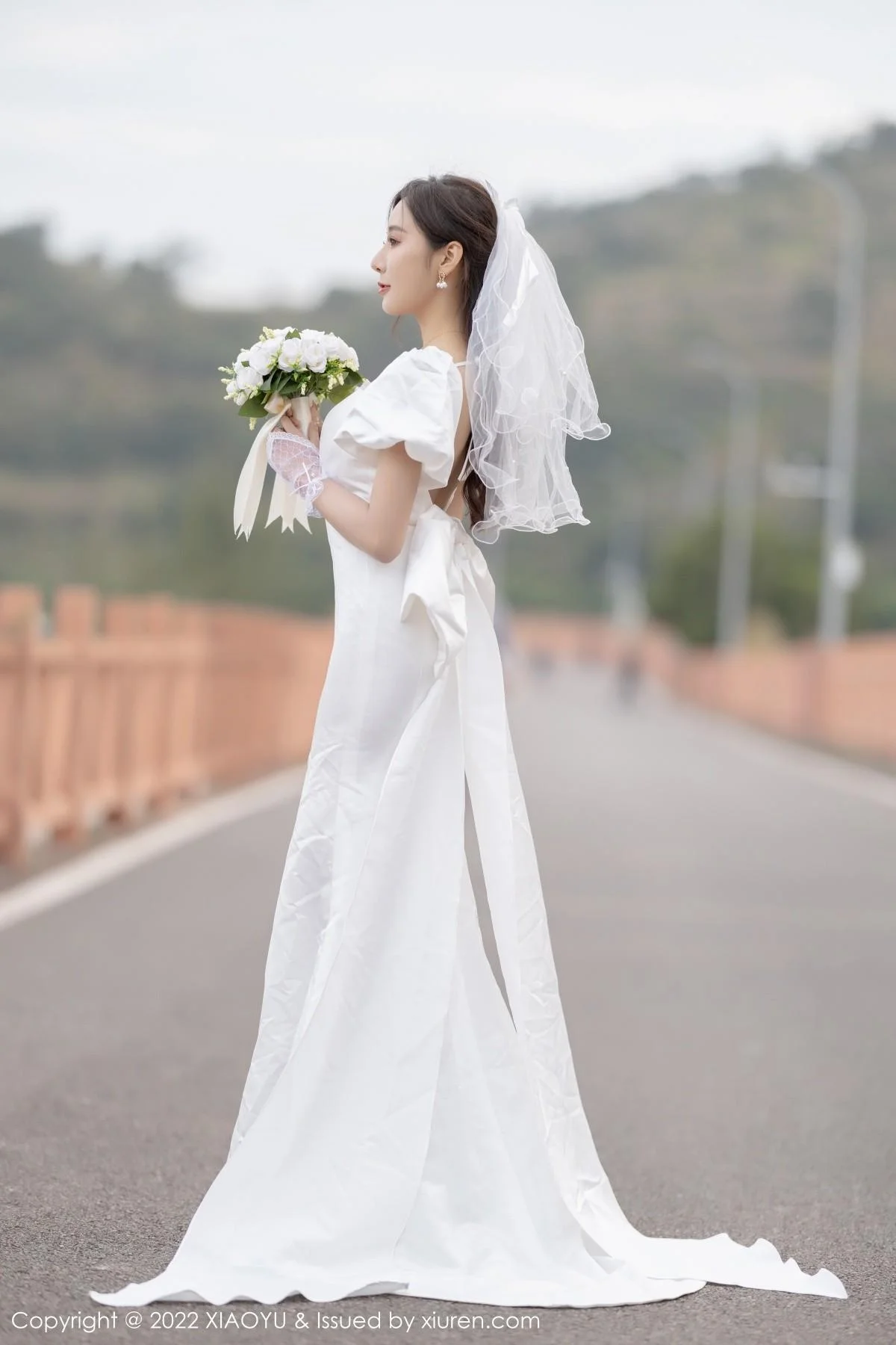 王馨瑶yanni惠州旅拍脱白婚纱礼裙露白色蕾丝内衣绝美写真 第 91 张