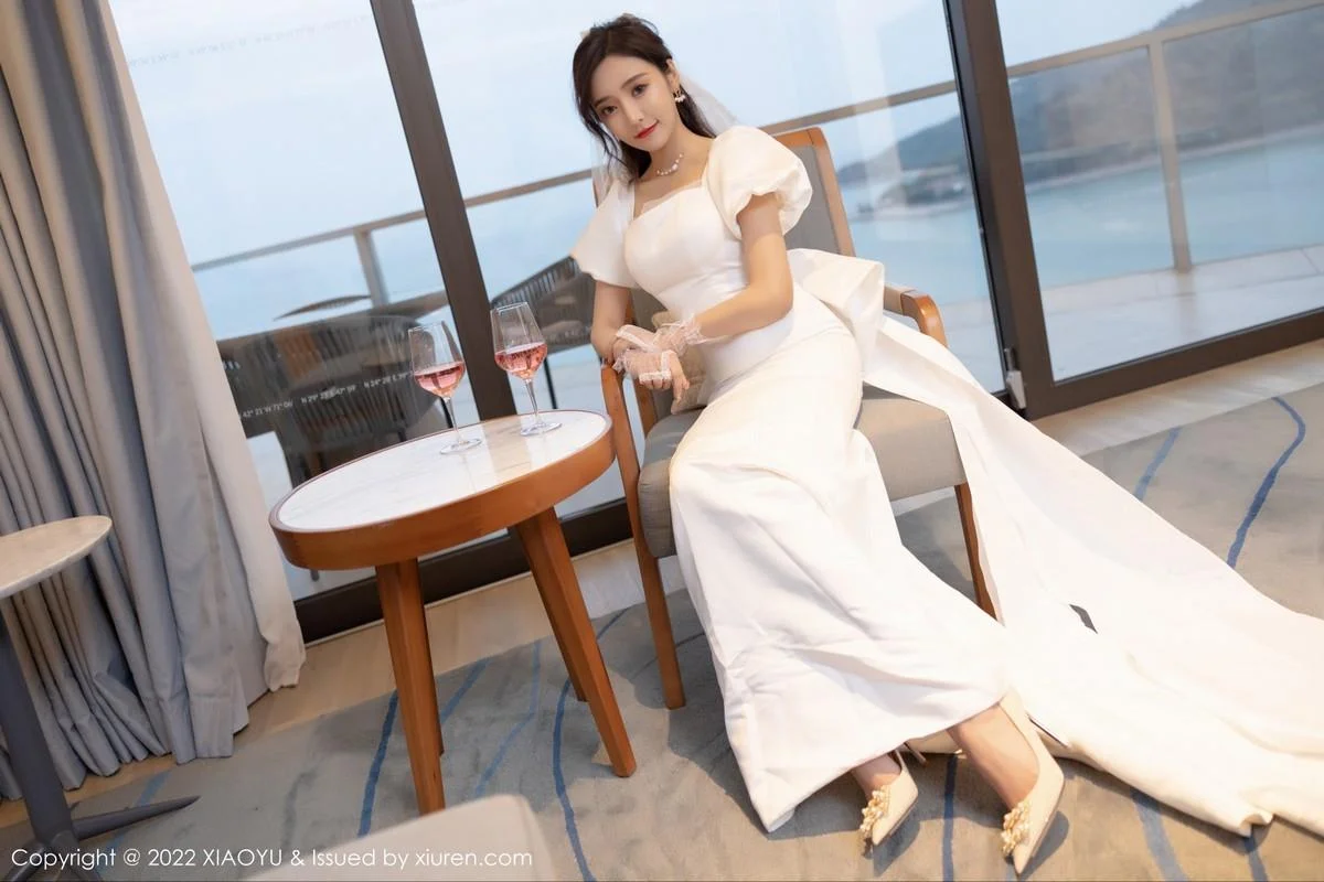 王馨瑶yanni惠州旅拍脱白婚纱礼裙露白色蕾丝内衣绝美写真 第 95 张