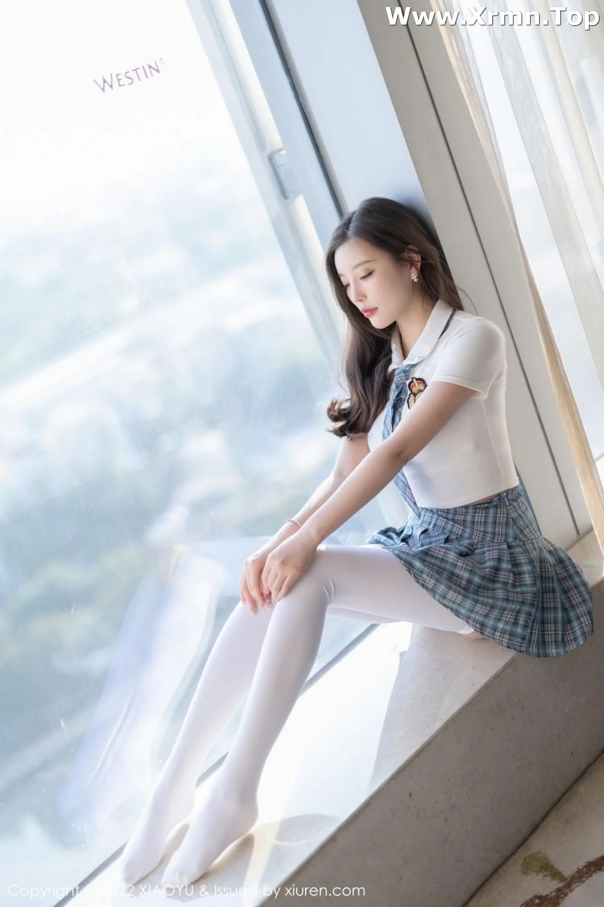 杨晨晨sugar学生制服主题格子裙下超薄肉丝惹火绝美写真 第 130 张