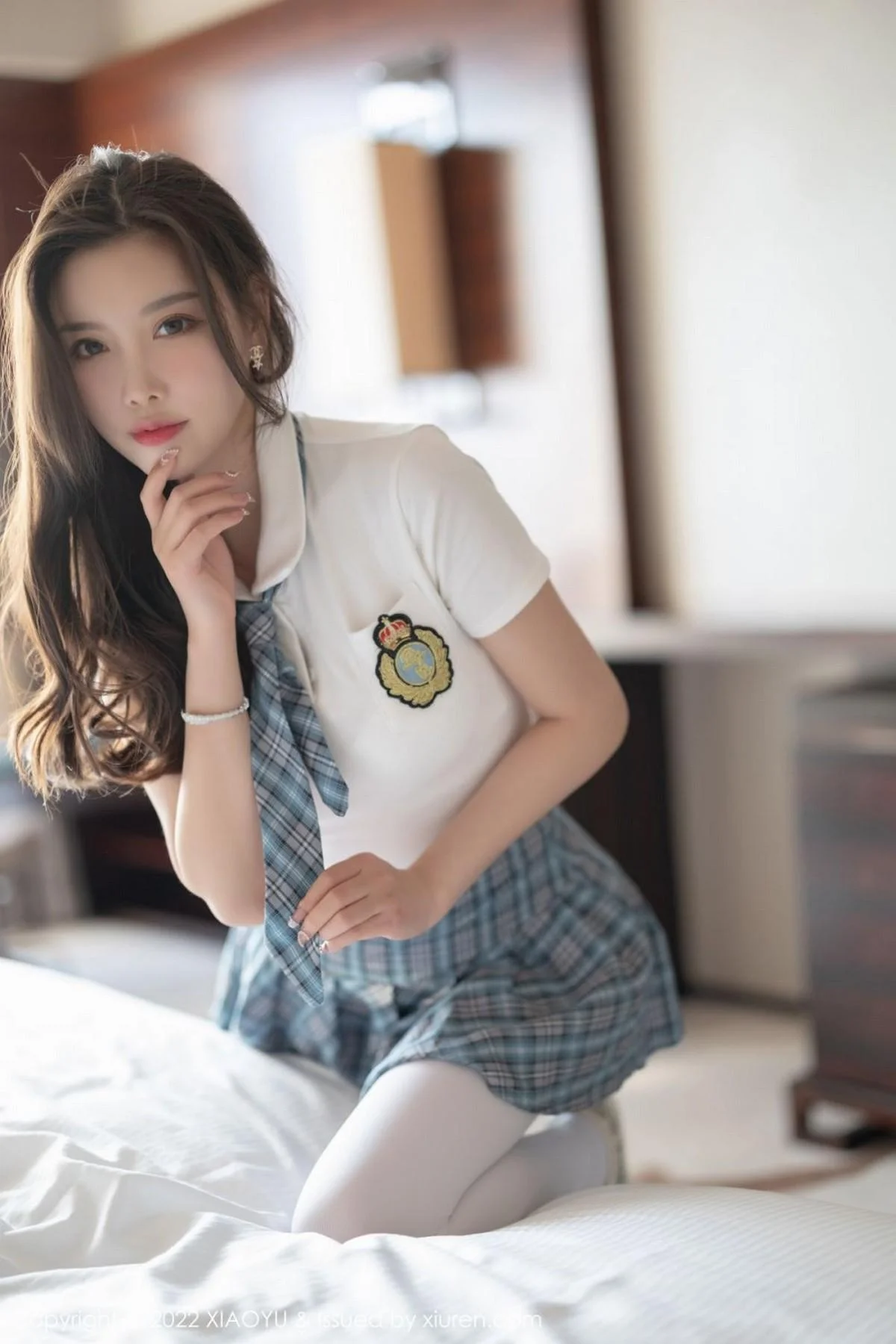 杨晨晨sugar学生制服主题格子裙下超薄肉丝惹火绝美写真 第 15 张