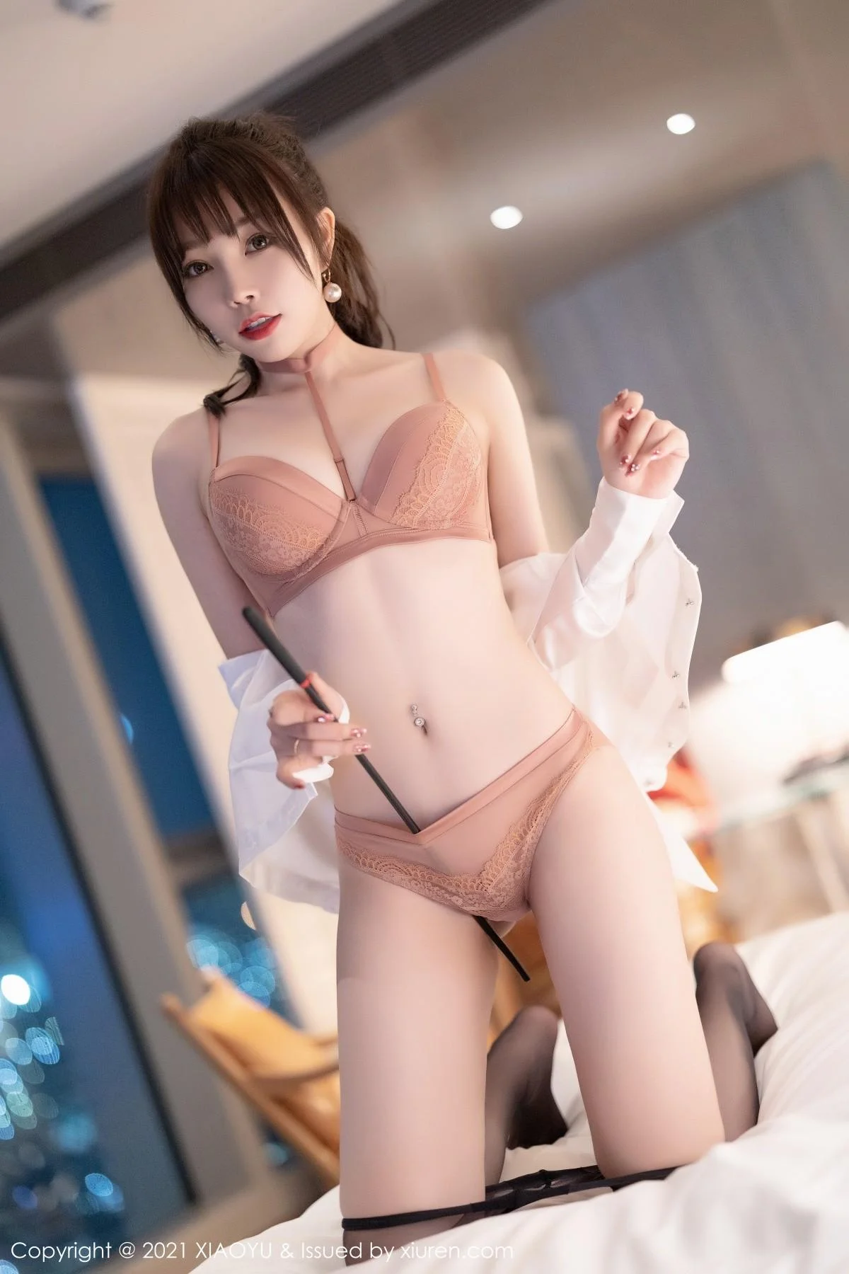 芝芝Booty教师角色主题性感白T配超薄黑丝裤袜绝美写真 第 110 张