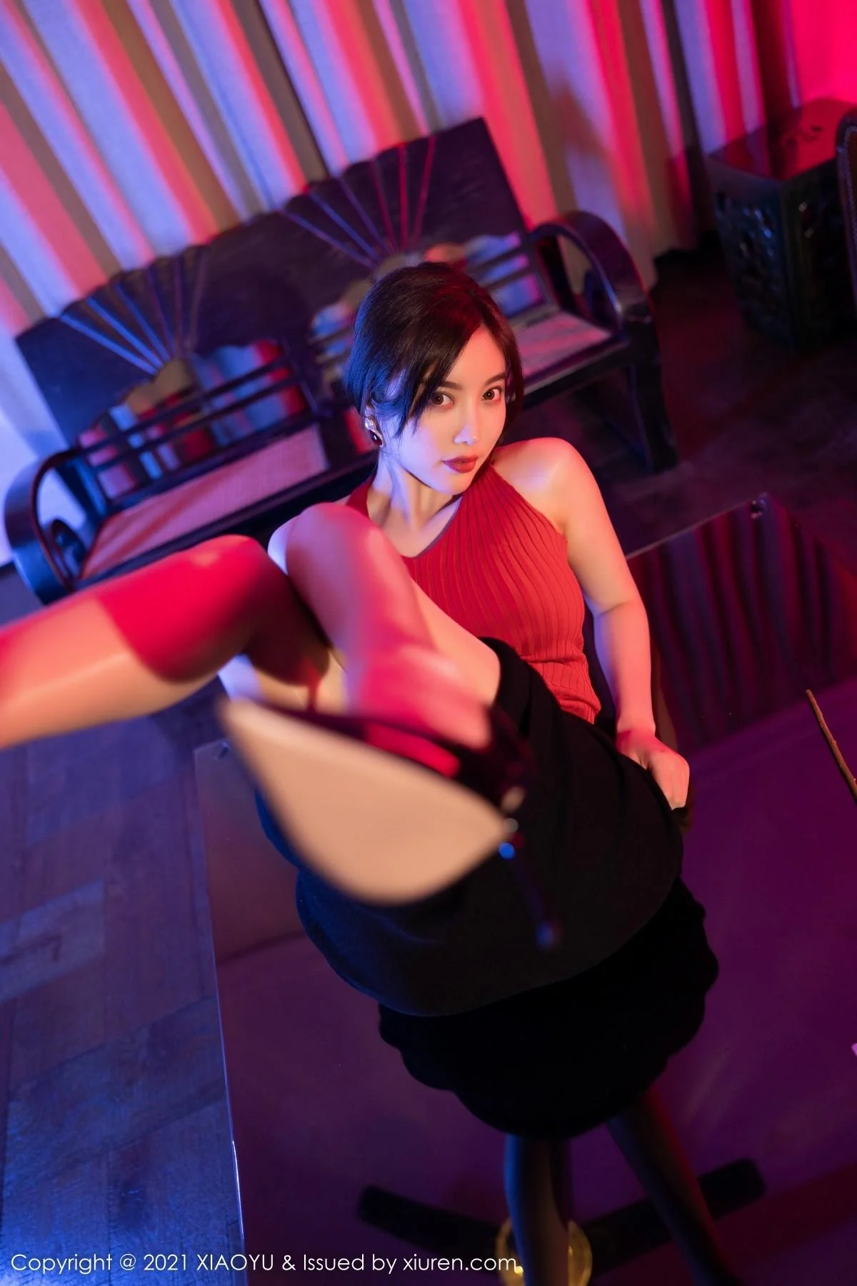 杨晨晨Yome私房半脱露低胸上衣配肉丝裤袜撩人绝美写真 第 37 张