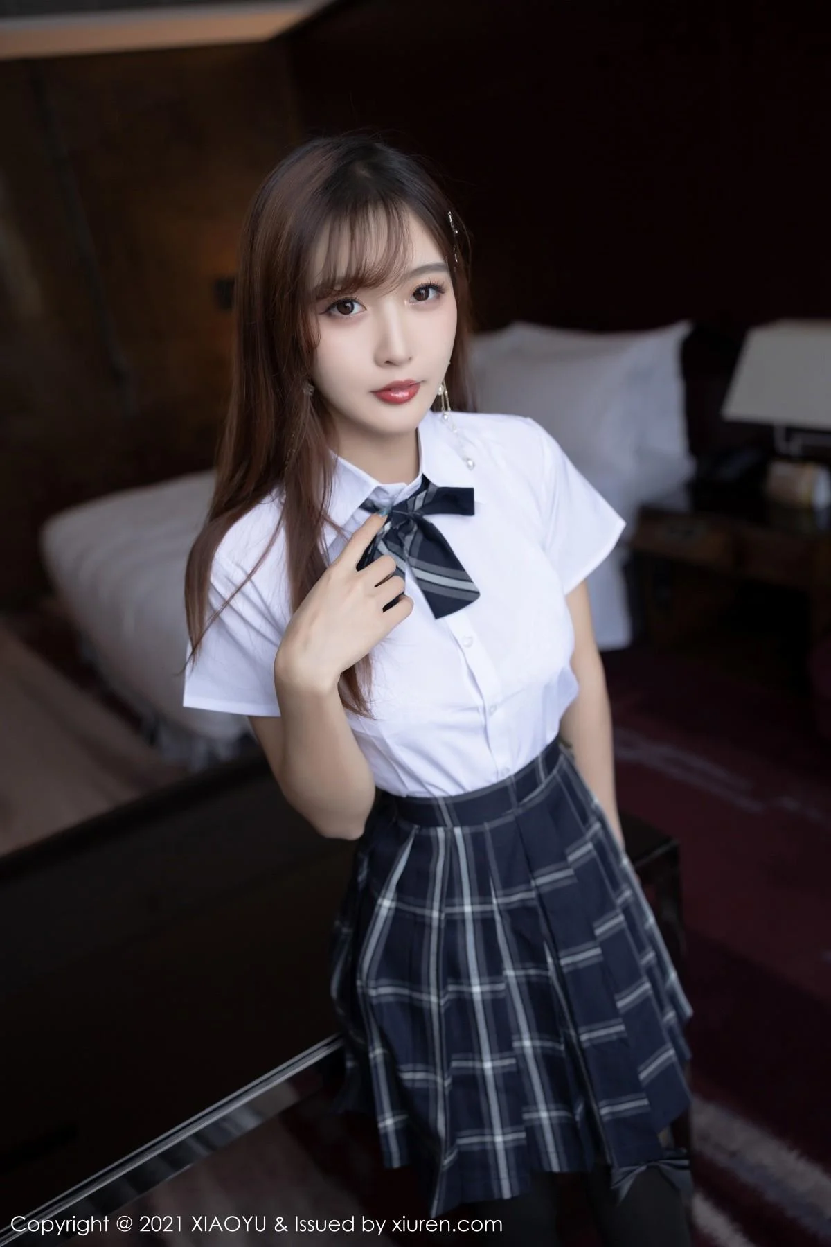 林星阑脱性感JK制服露白色蕾丝连体衣秀完美身材绝美写真 第 22 张