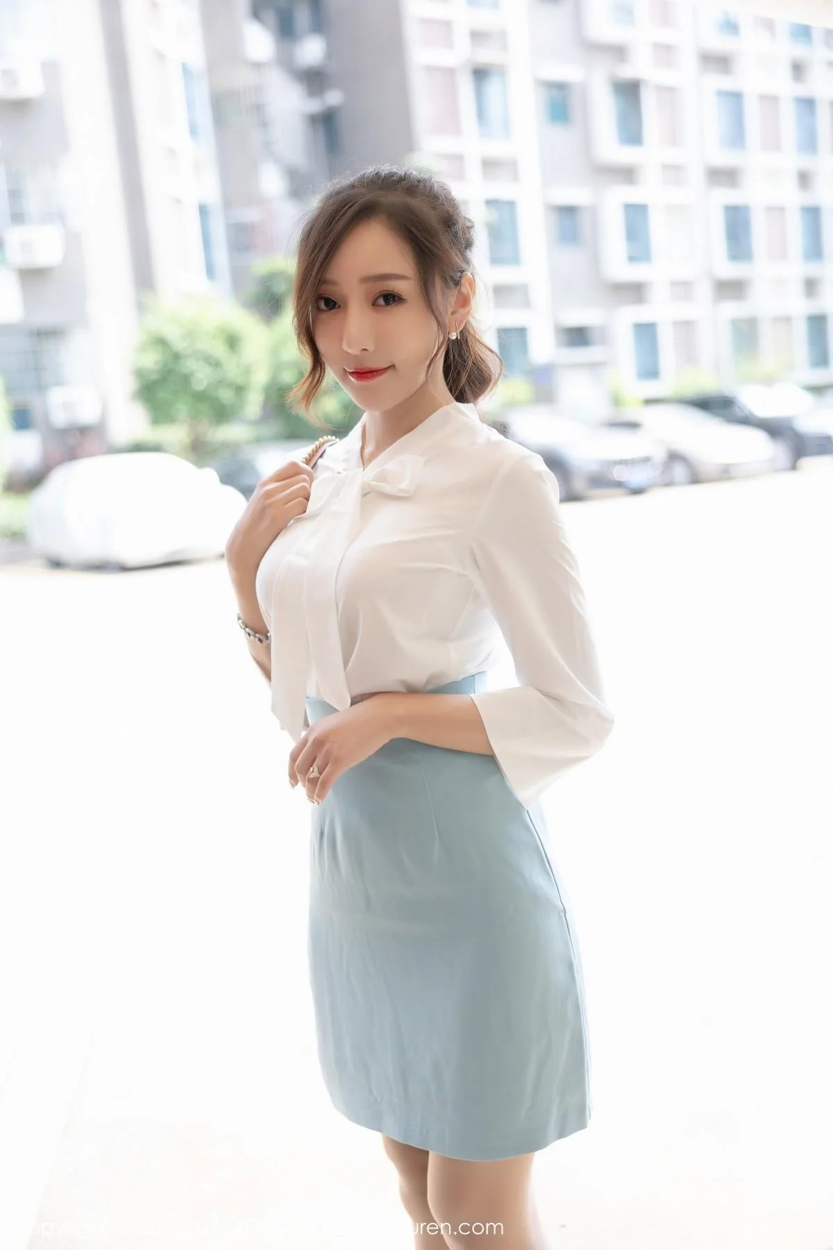 王馨瑶yanni淡雅OL着装私房超薄肉丝裤袜撩人绝美写真 第 11 张