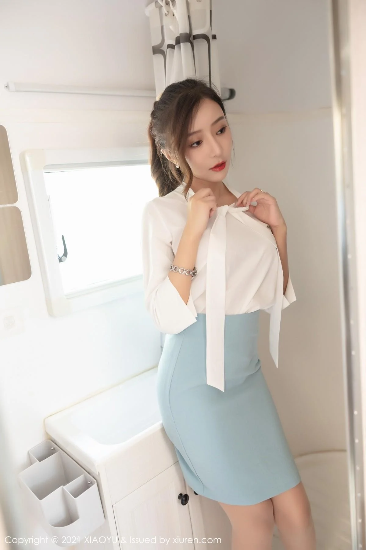 王馨瑶yanni淡雅OL着装私房超薄肉丝裤袜撩人绝美写真 第 196 张