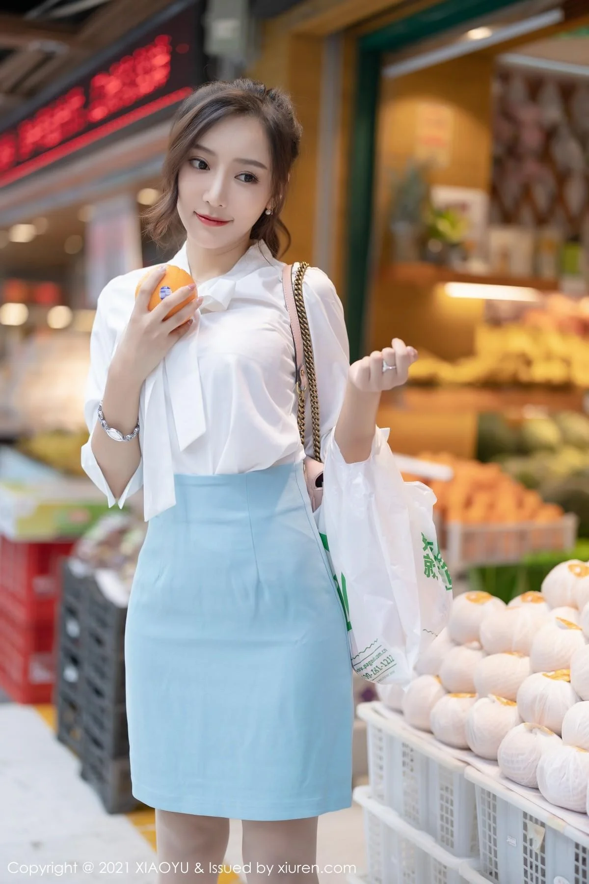 王馨瑶yanni淡雅OL着装私房超薄肉丝裤袜撩人绝美写真 第 2 张