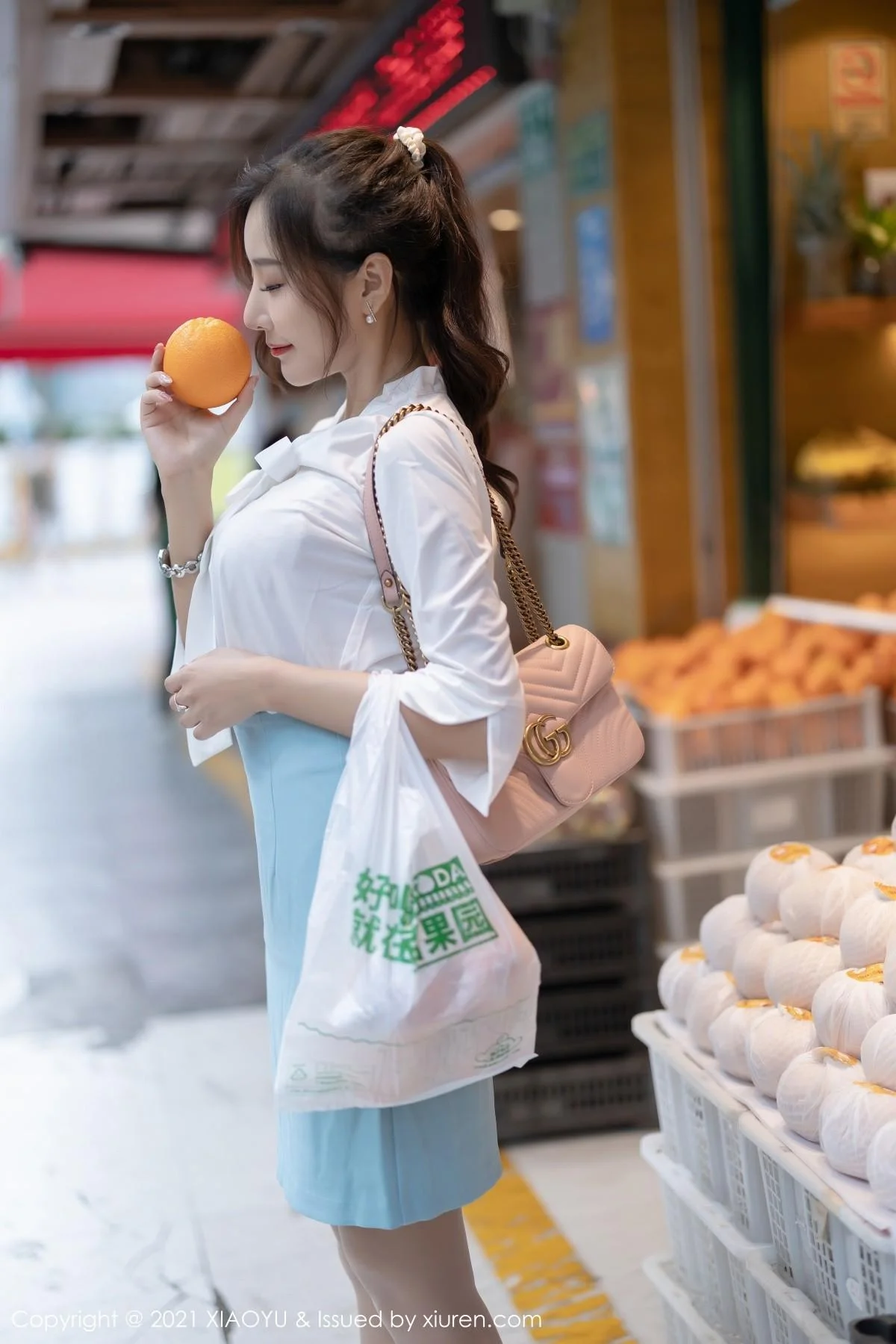 王馨瑶yanni淡雅OL着装私房超薄肉丝裤袜撩人绝美写真 第 3 张