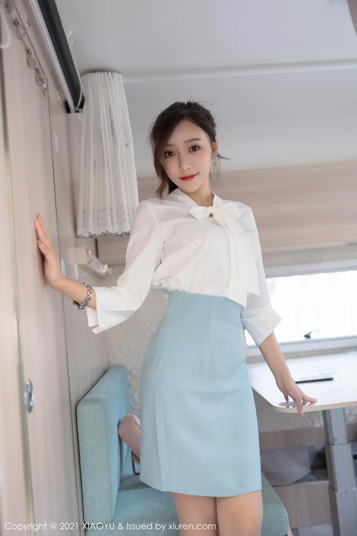 王馨瑶yanni淡雅OL着装私房超薄肉丝裤袜撩人绝美写真 第 32 张