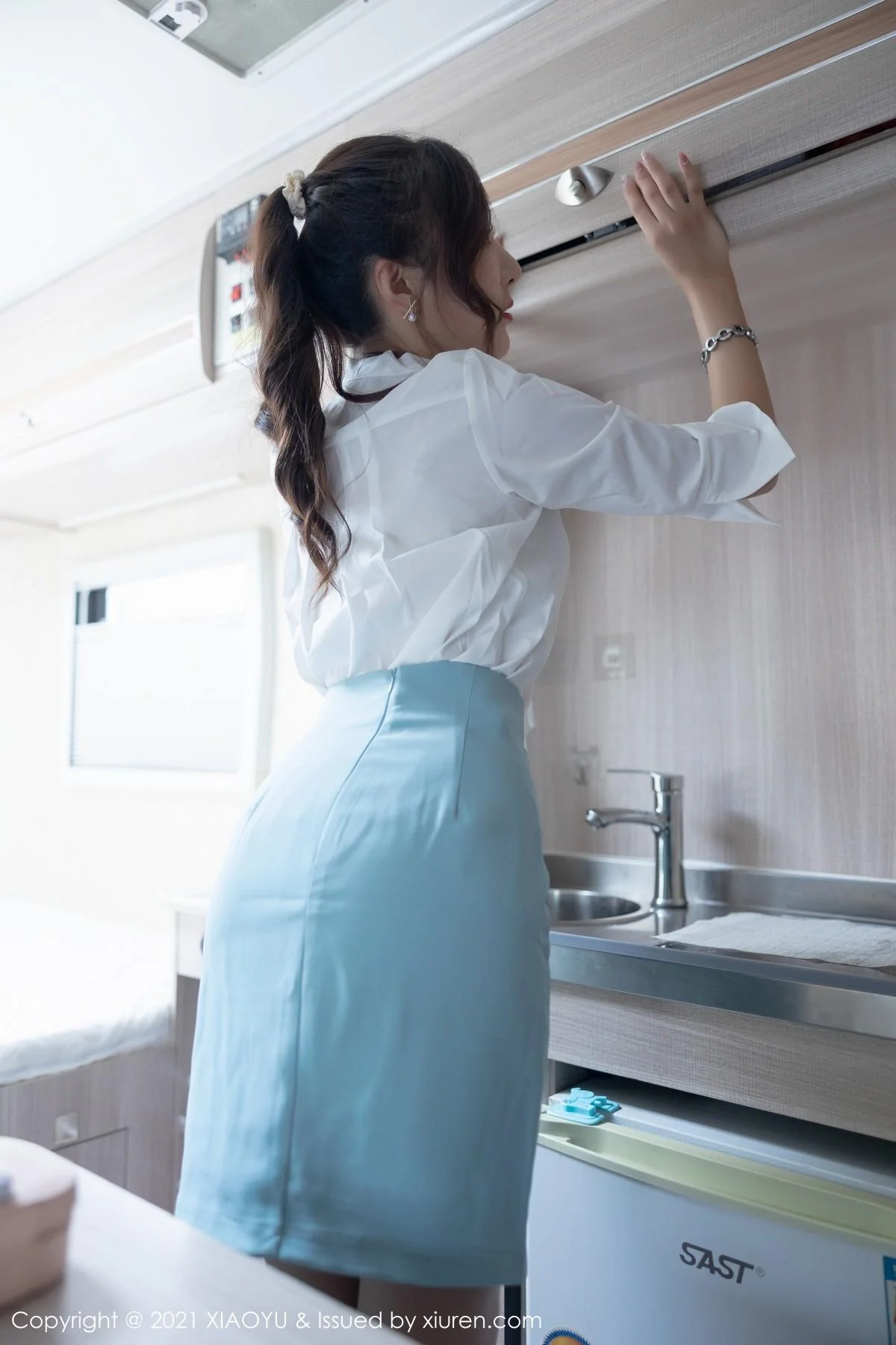 王馨瑶yanni淡雅OL着装私房超薄肉丝裤袜撩人绝美写真 第 43 张