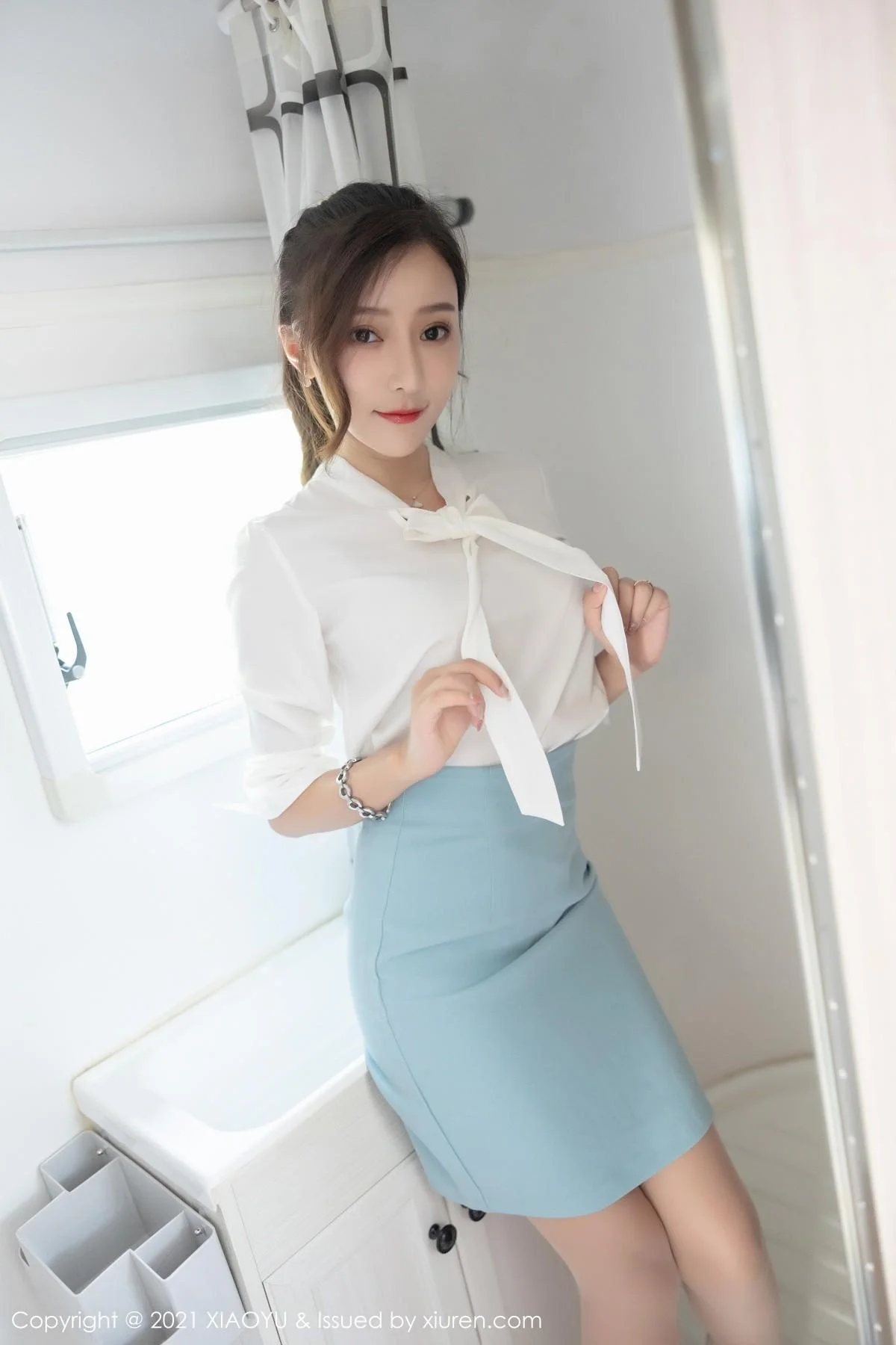 王馨瑶yanni淡雅OL着装私房超薄肉丝裤袜撩人绝美写真 第 52 张