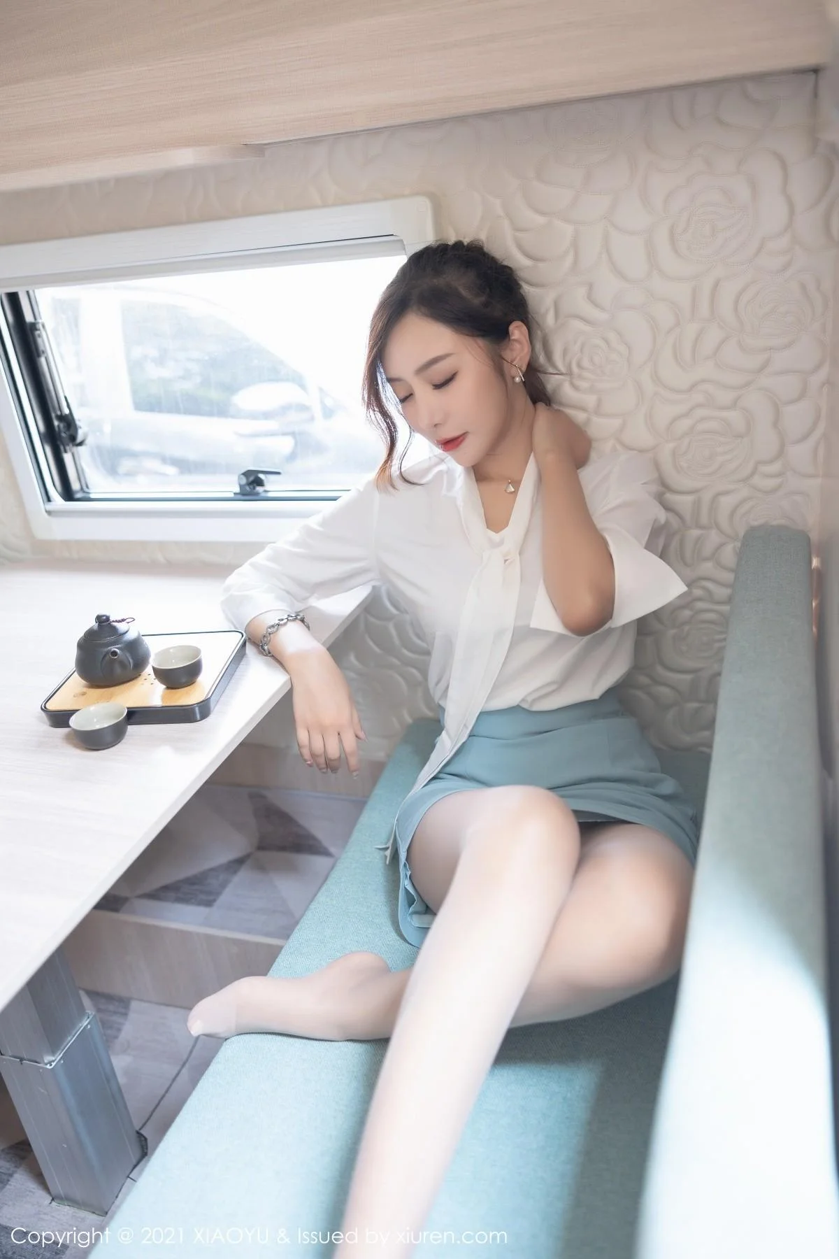 王馨瑶yanni淡雅OL着装私房超薄肉丝裤袜撩人绝美写真 第 61 张