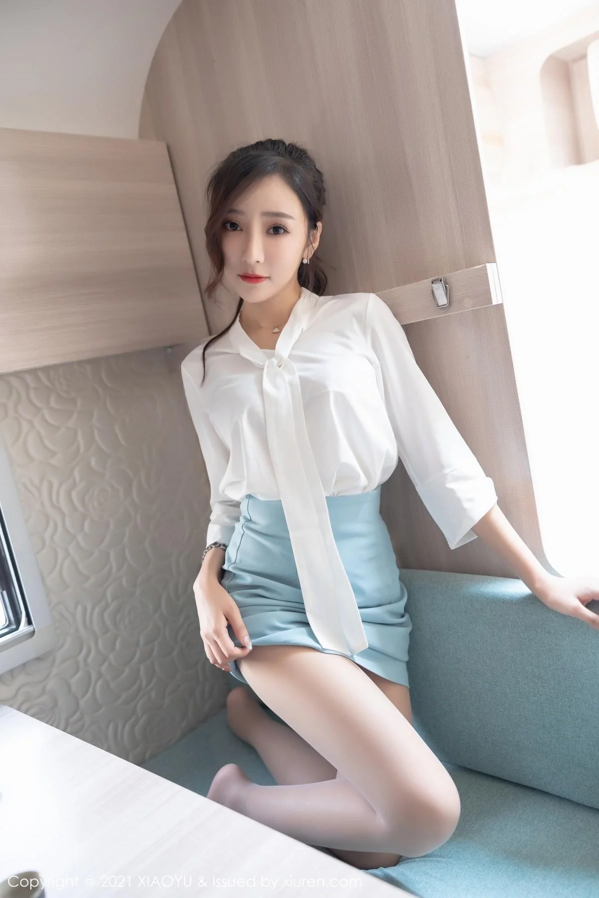 王馨瑶yanni淡雅OL着装私房超薄肉丝裤袜撩人绝美写真 第 70 张