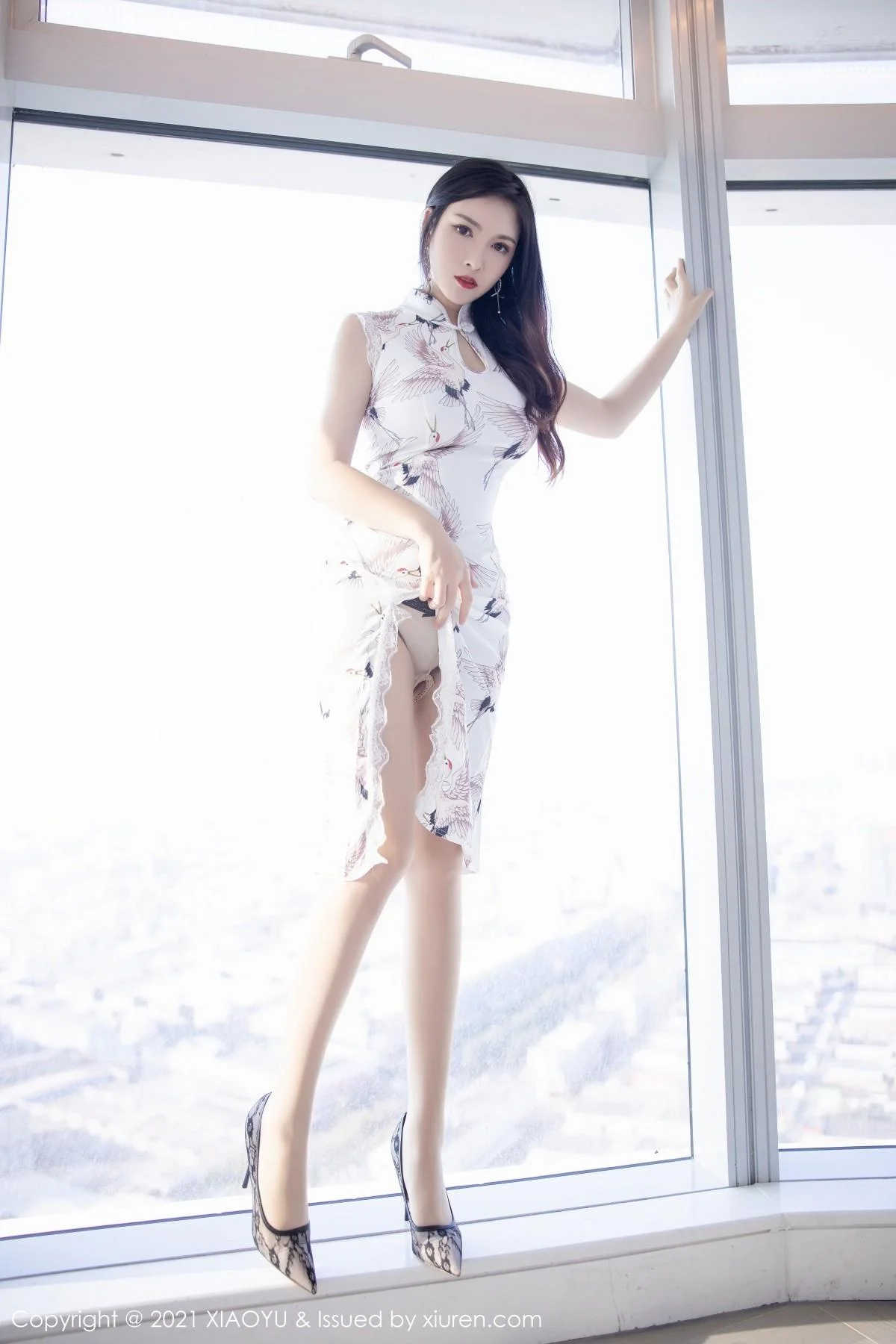 乔漫妮mina私房浪漫韵味旗袍半脱露豪乳惹火绝美写真 第 5 张