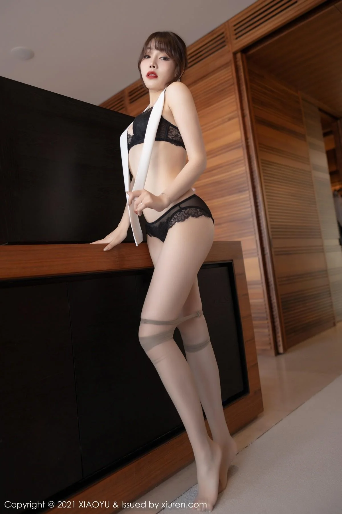 芝芝Booty青岛旅拍典雅制服连身裙秀翘臀美腿绝美写真 第 145 张