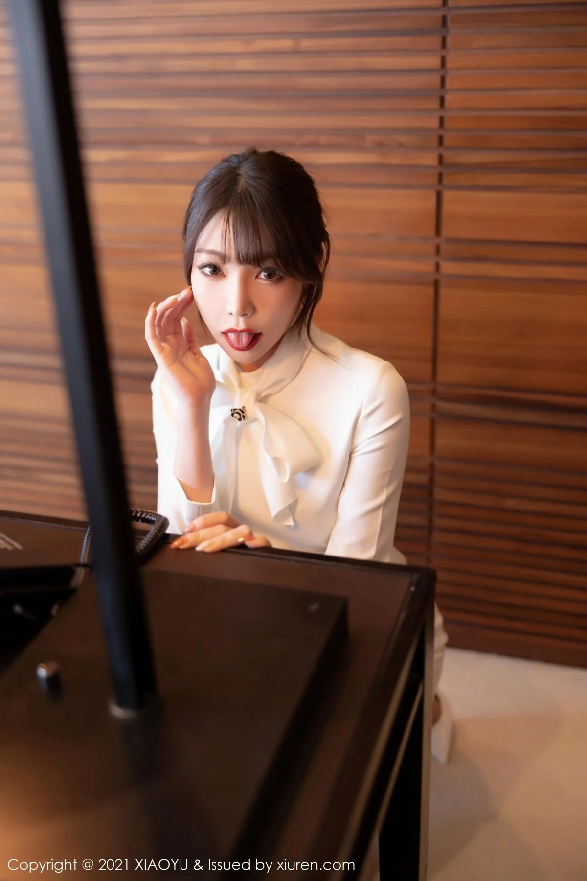 芝芝Booty青岛旅拍典雅制服连身裙秀翘臀美腿绝美写真 第 66 张