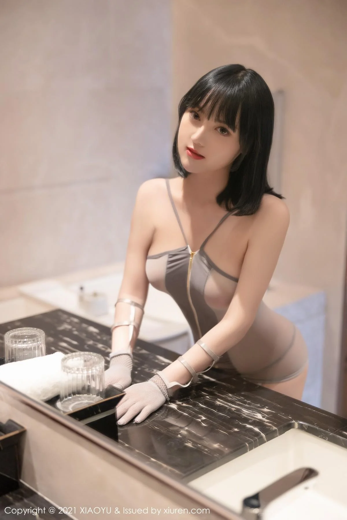 豆瓣酱私房浴缸魅惑情趣内衣配黑丝吊袜湿身绝美写真 第 4 张