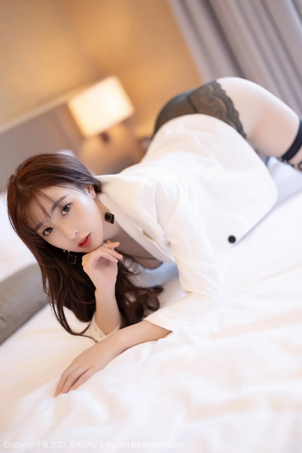 林星阑经典白衬衫黑短裙主题私房黑丝网袜秀美腿绝美写真 第 92 张