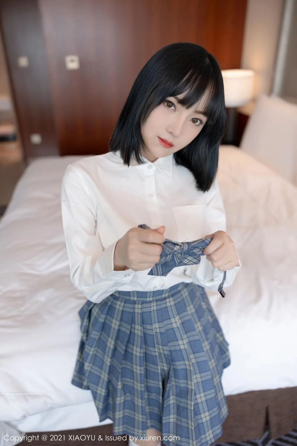 豆瓣酱JK制服半脱露粉色内裤秀浑圆翘臀绝美写真 第 30 张