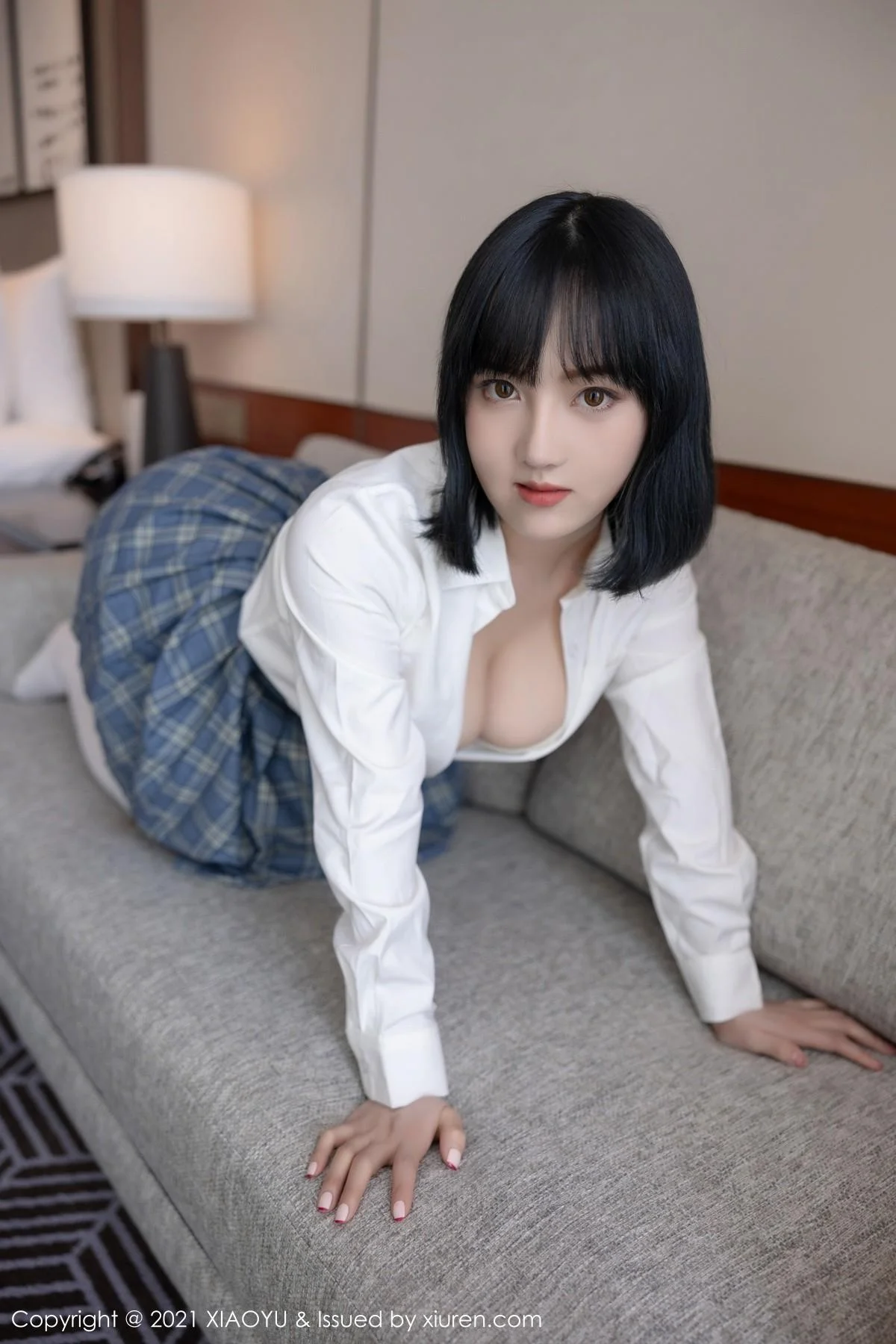 豆瓣酱JK制服半脱露粉色内裤秀浑圆翘臀绝美写真 第 63 张