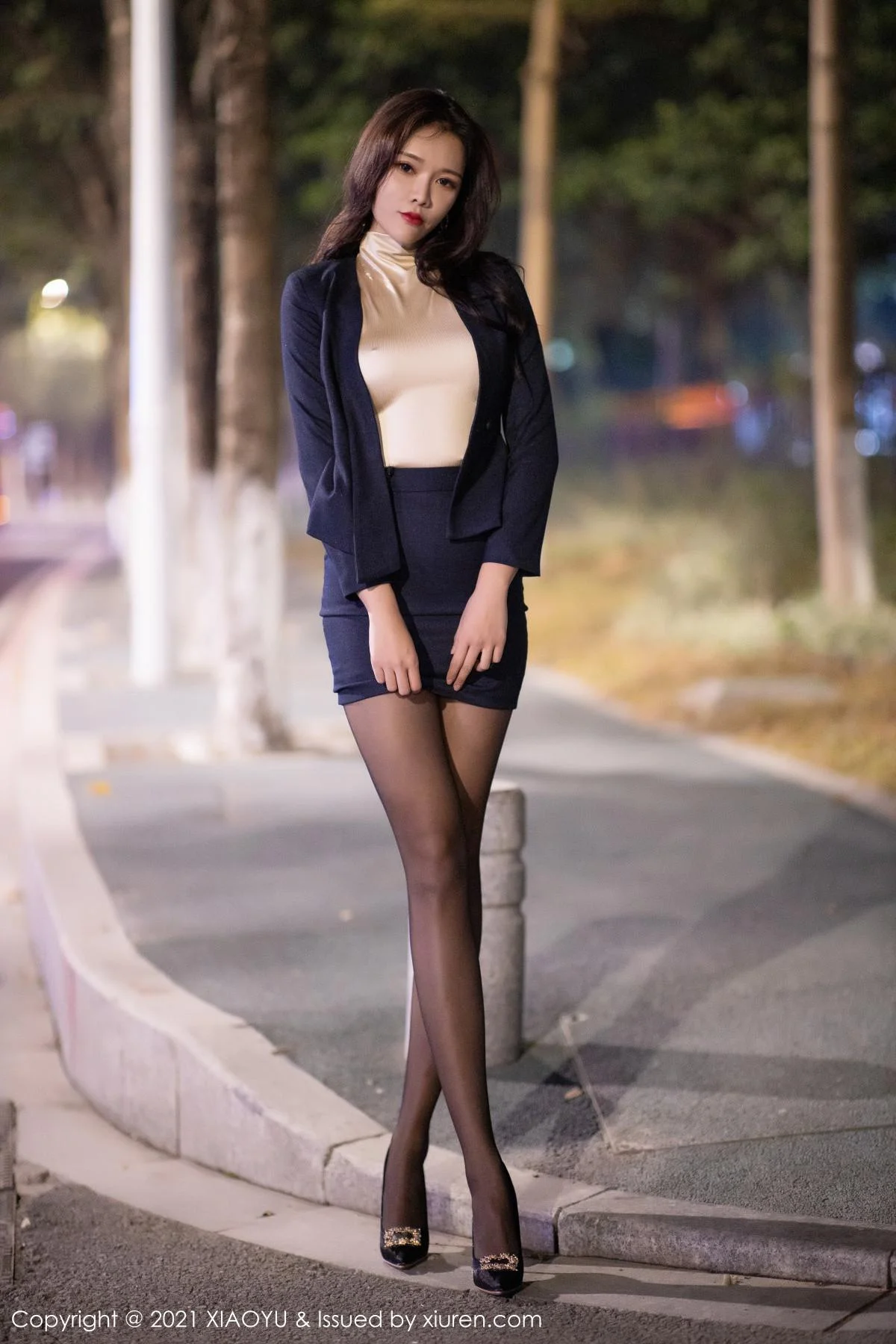娜比时尚外景车拍主题半脱露黑丝裤袜秀翘臀绝美写真 第 62 张